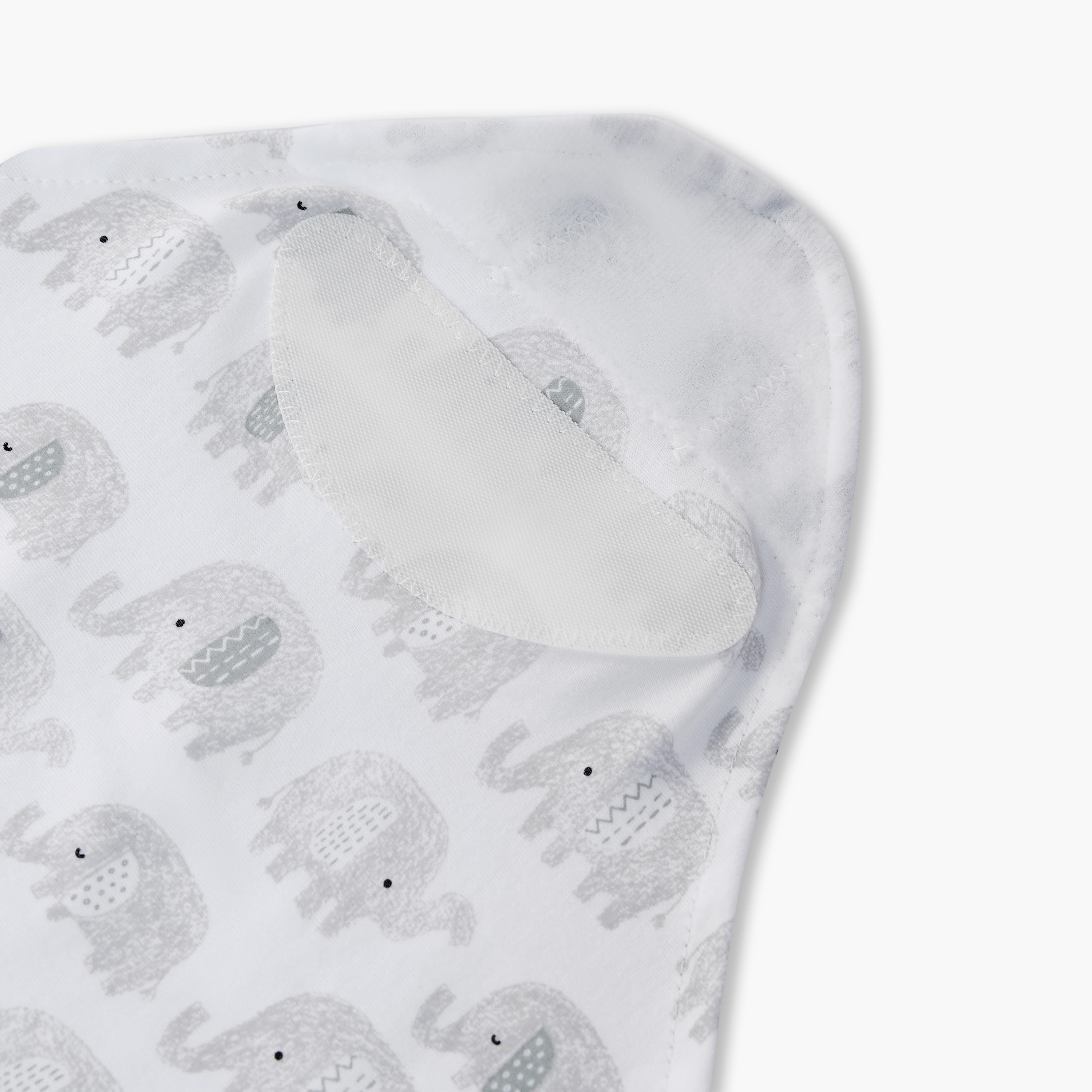 قماط نوم أطفال بطبعات فيل من جونيورز - 0-3 شهور-baby-nursery-blanketsandswaddles-swaddlesandsleepingbags-image-4