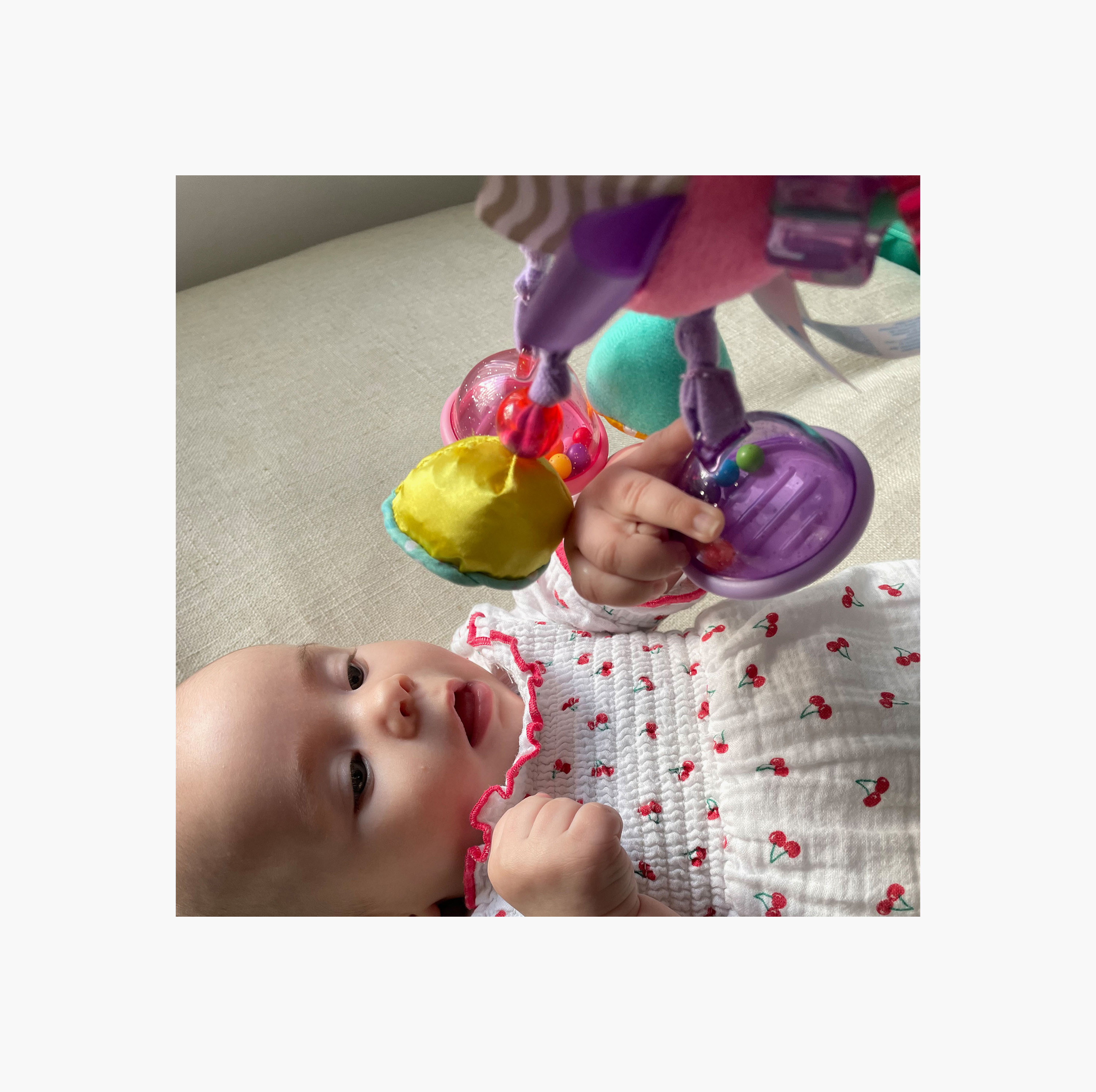 لعبة خشخيشة نشاط بتصميم يونيكورن من بلايجرو-toys-babyandtoddlertoys-rattlesandteethers-image-11
