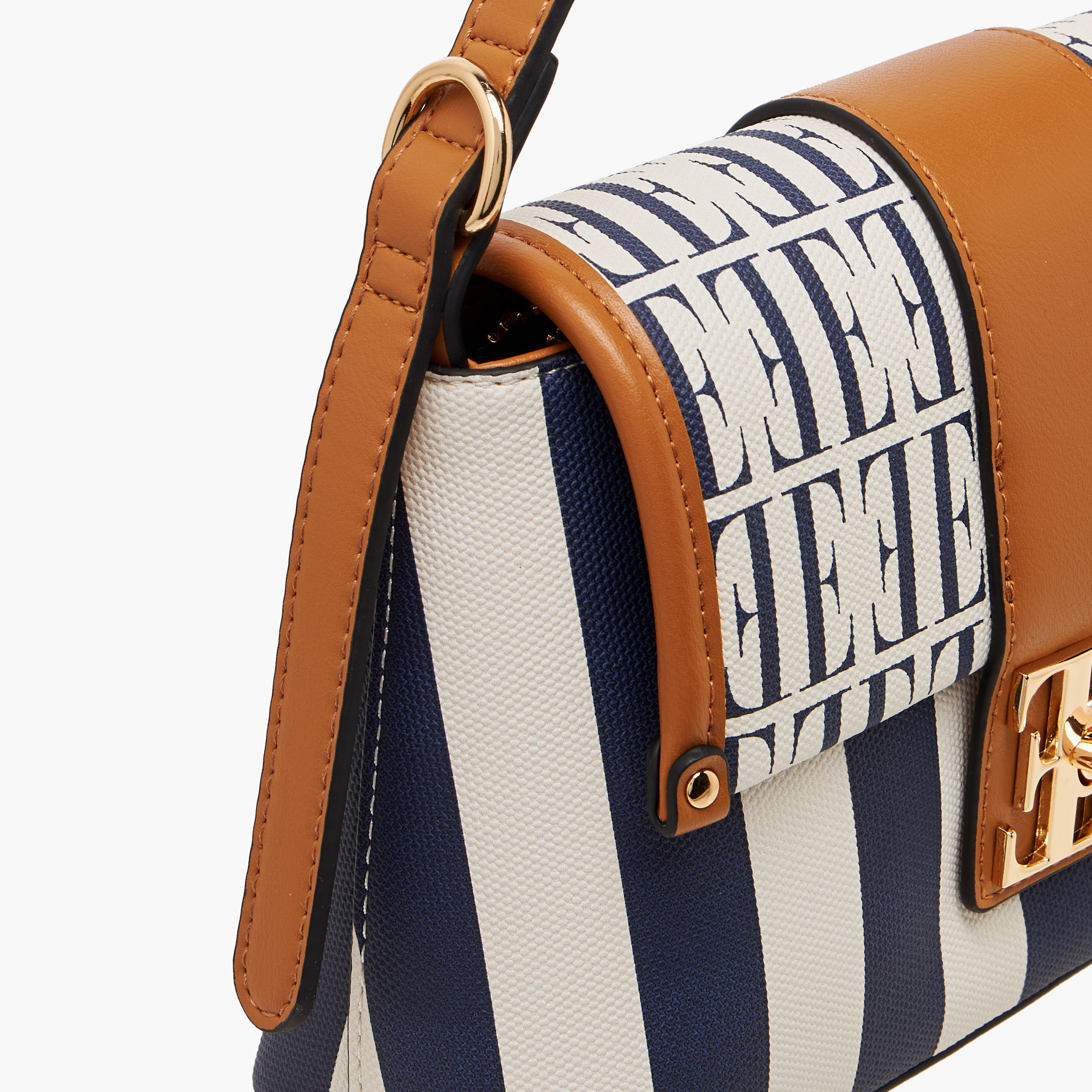 شنطة ساتشيل بطبعات مونوجرام وحزام قابل للتعديل من إيل-women-bagsandwallets-handbags-image-6