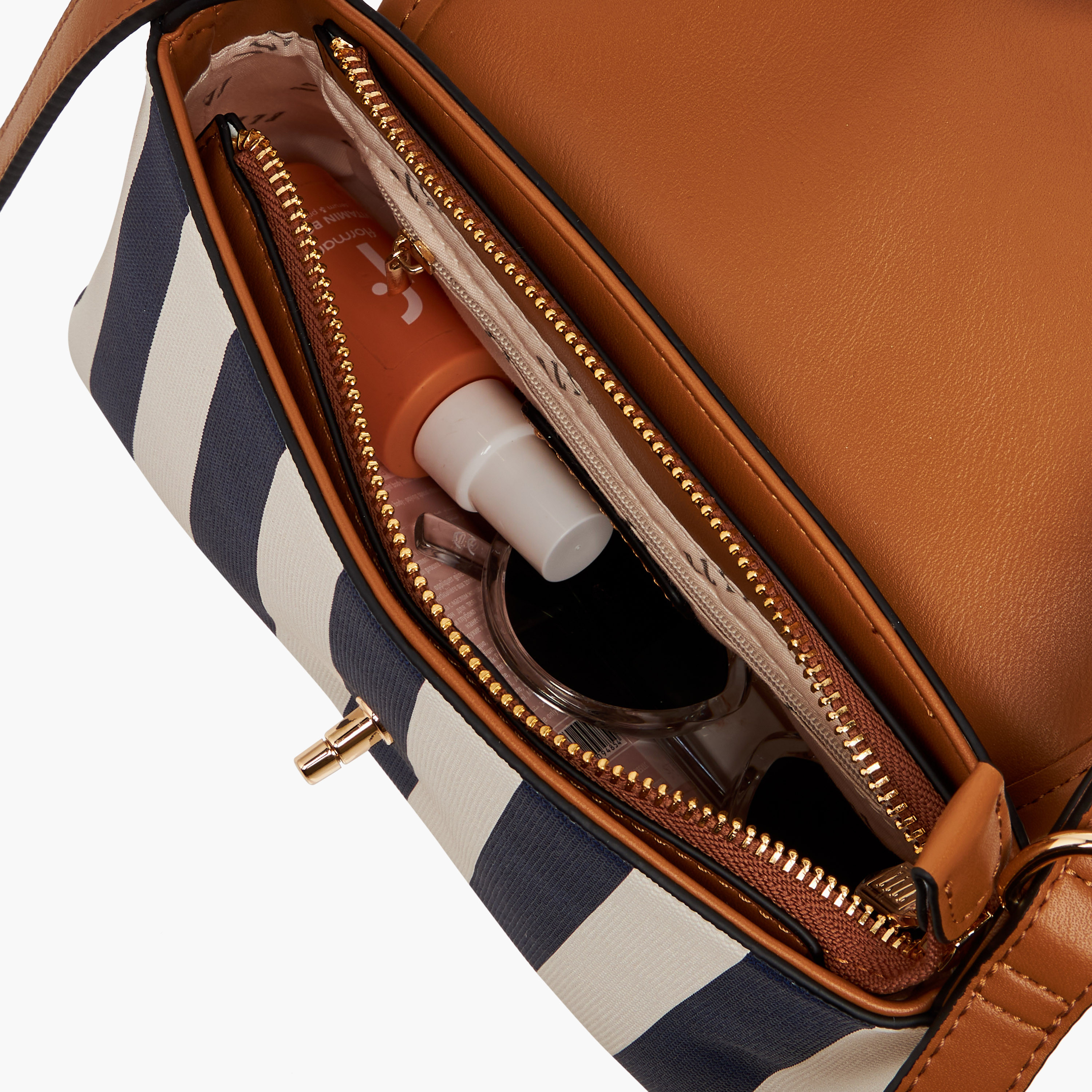 شنطة ساتشيل بطبعات مونوجرام وحزام قابل للتعديل من إيل-women-bagsandwallets-handbags-image-9