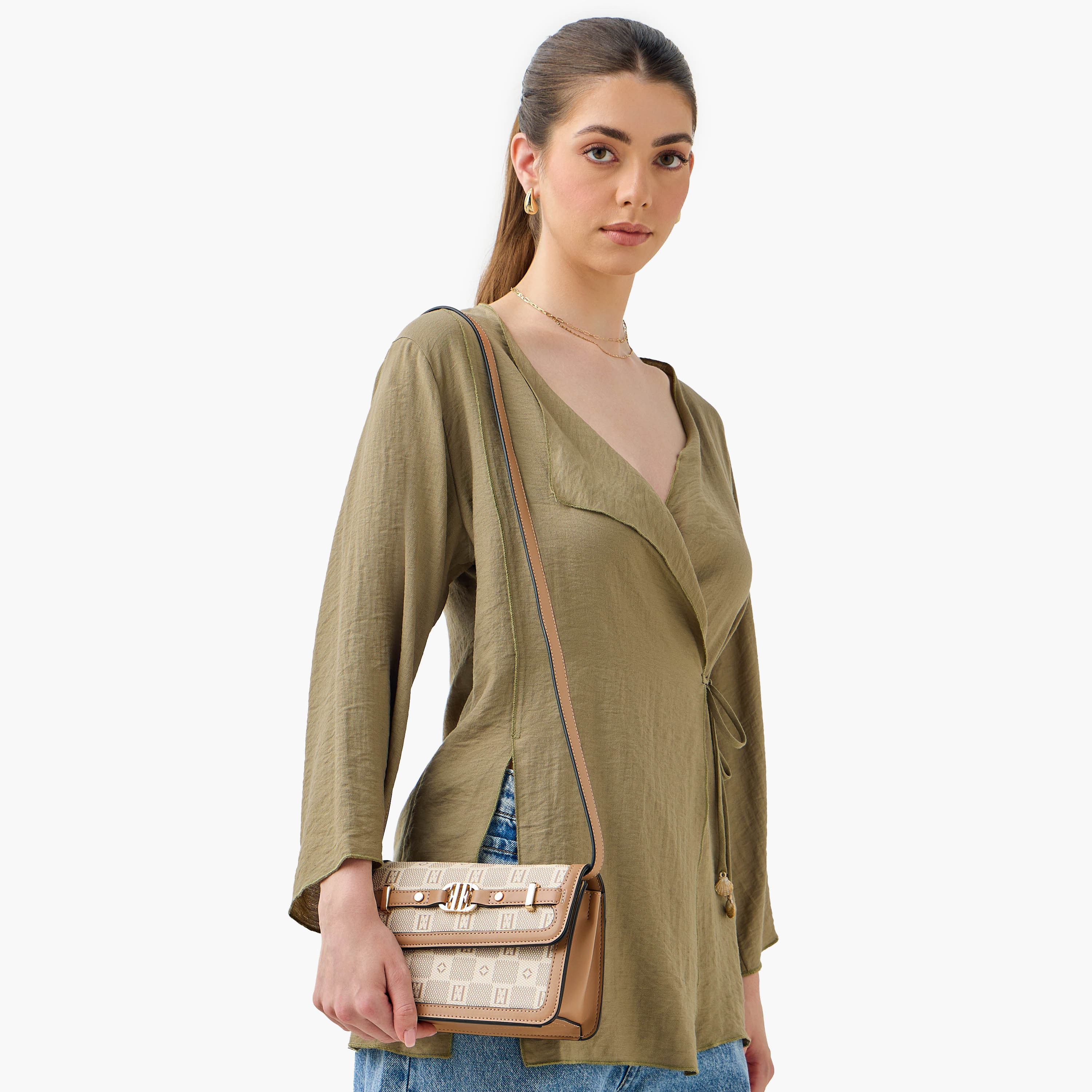 شنطة كروس بودي بحزام قابل للفصل وطيّة إغلاق وطبعات مونوجرام من إيل-women-bagsandwallets-handbags-image-2