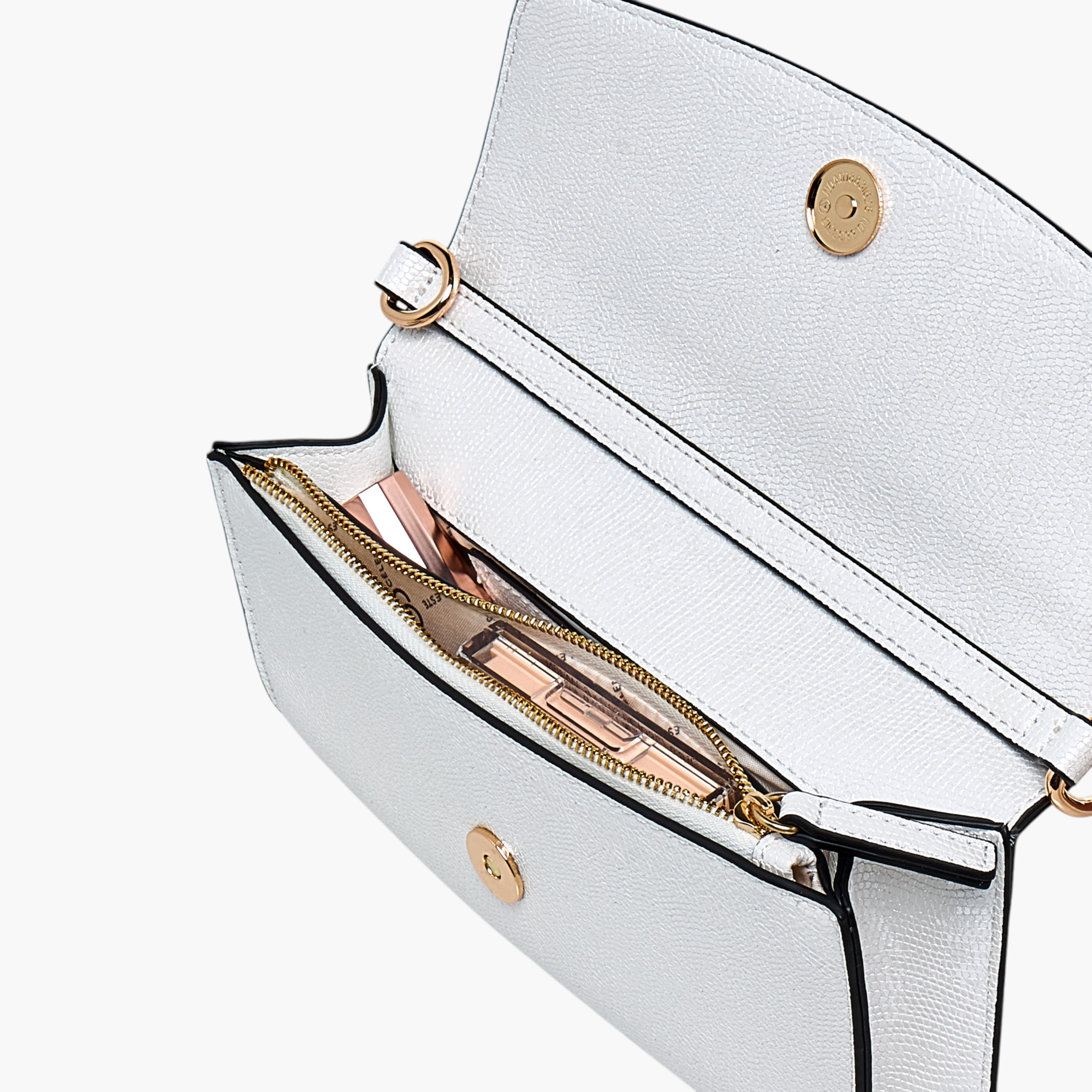 شنطة كروس بودي بملمس ميتاليك بارز مع حزام سلسلة وزر إغلاق من سيليست-women-bagsandwallets-handbags-image-9