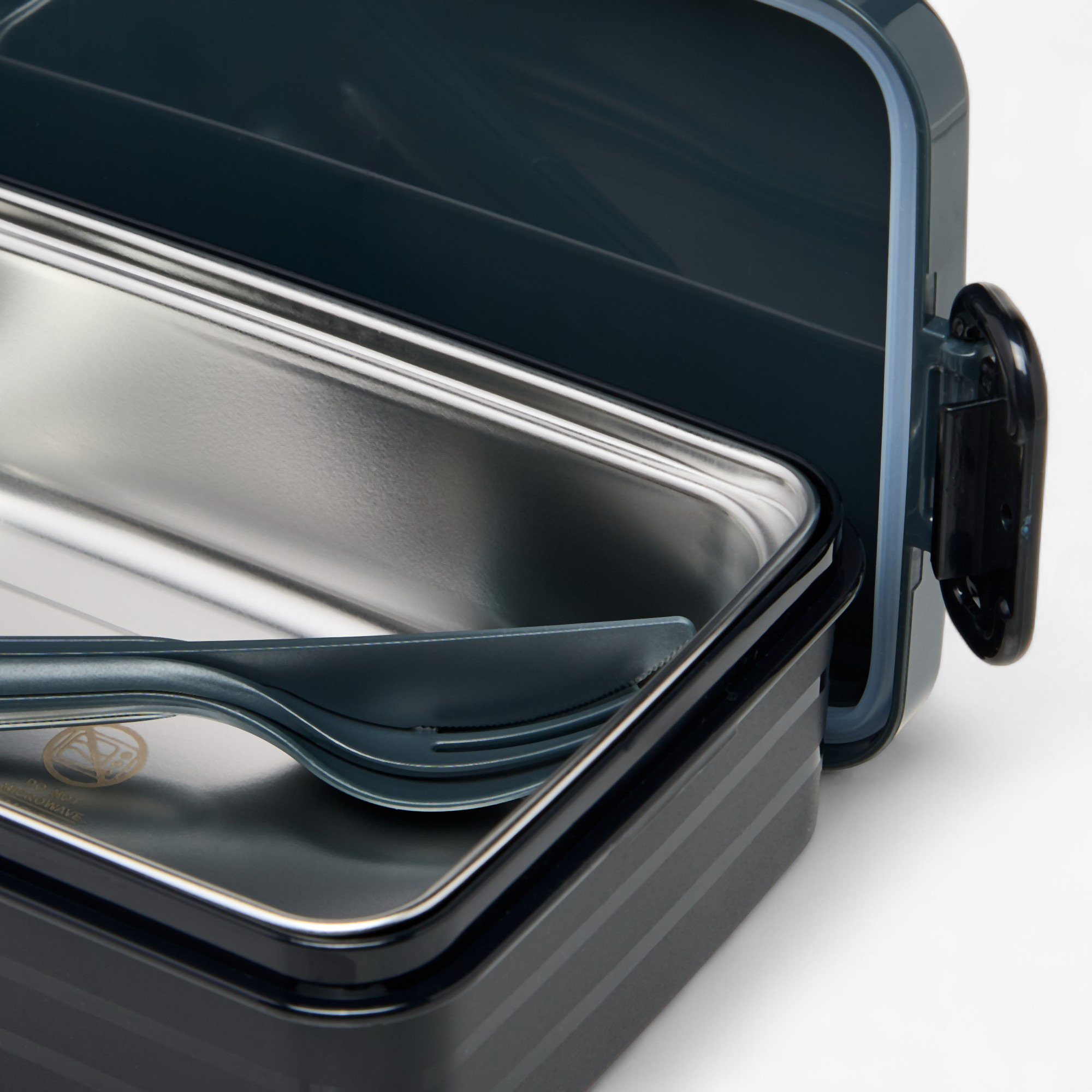Cristiano Ronaldo Print Lunch Box with Tray and Cutlery-school-lunchessentials-lunchboxes-image-6