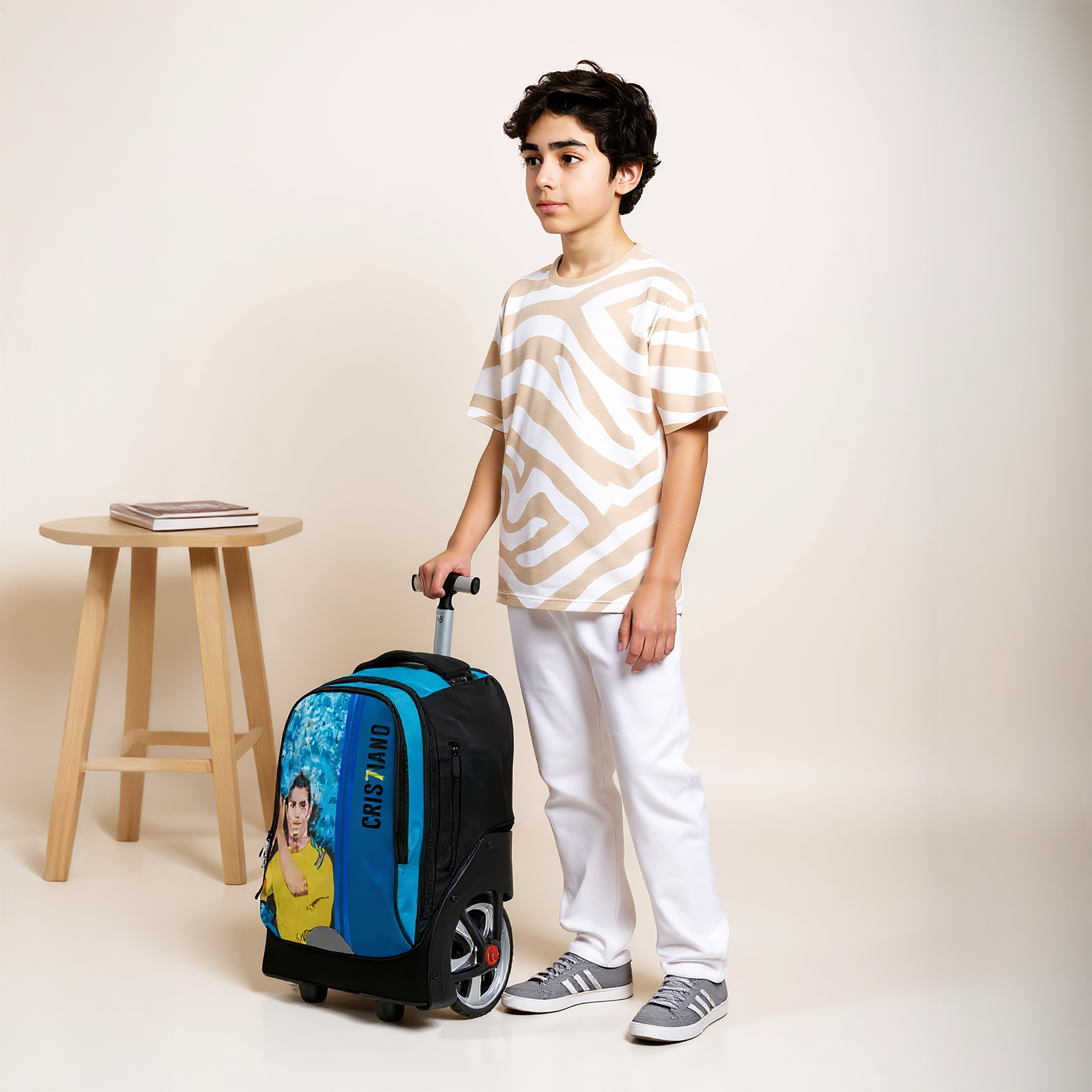 Cristiano Ronaldo Print Trolley Bag with Retractable Handle - 18 inches-school-bagsandbackpacks-trolleybags-image-4