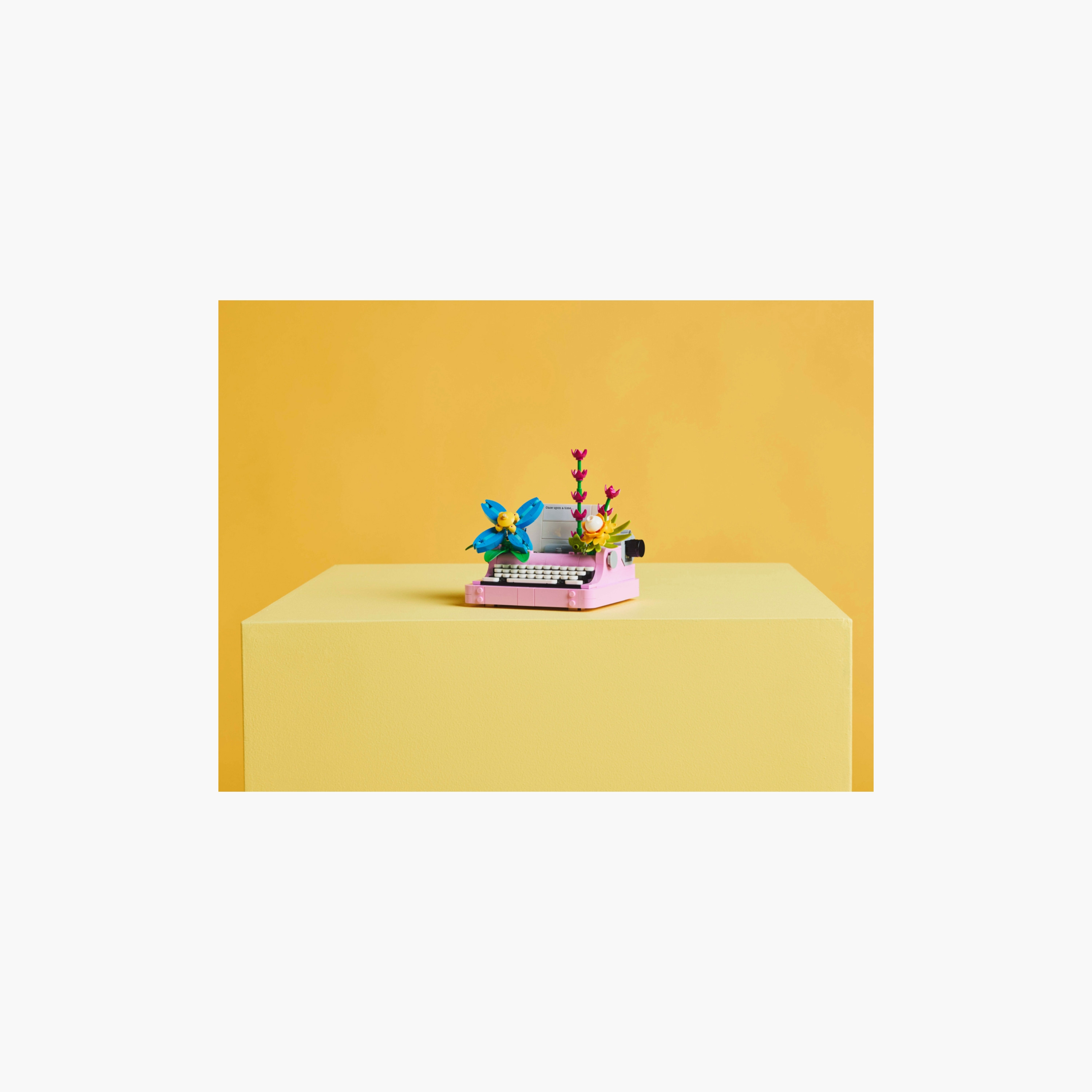 LEGO® Creator 3in1 Typewriter with Flowers Toy Playset 31169-toys-blocksandpuzzles-image-9