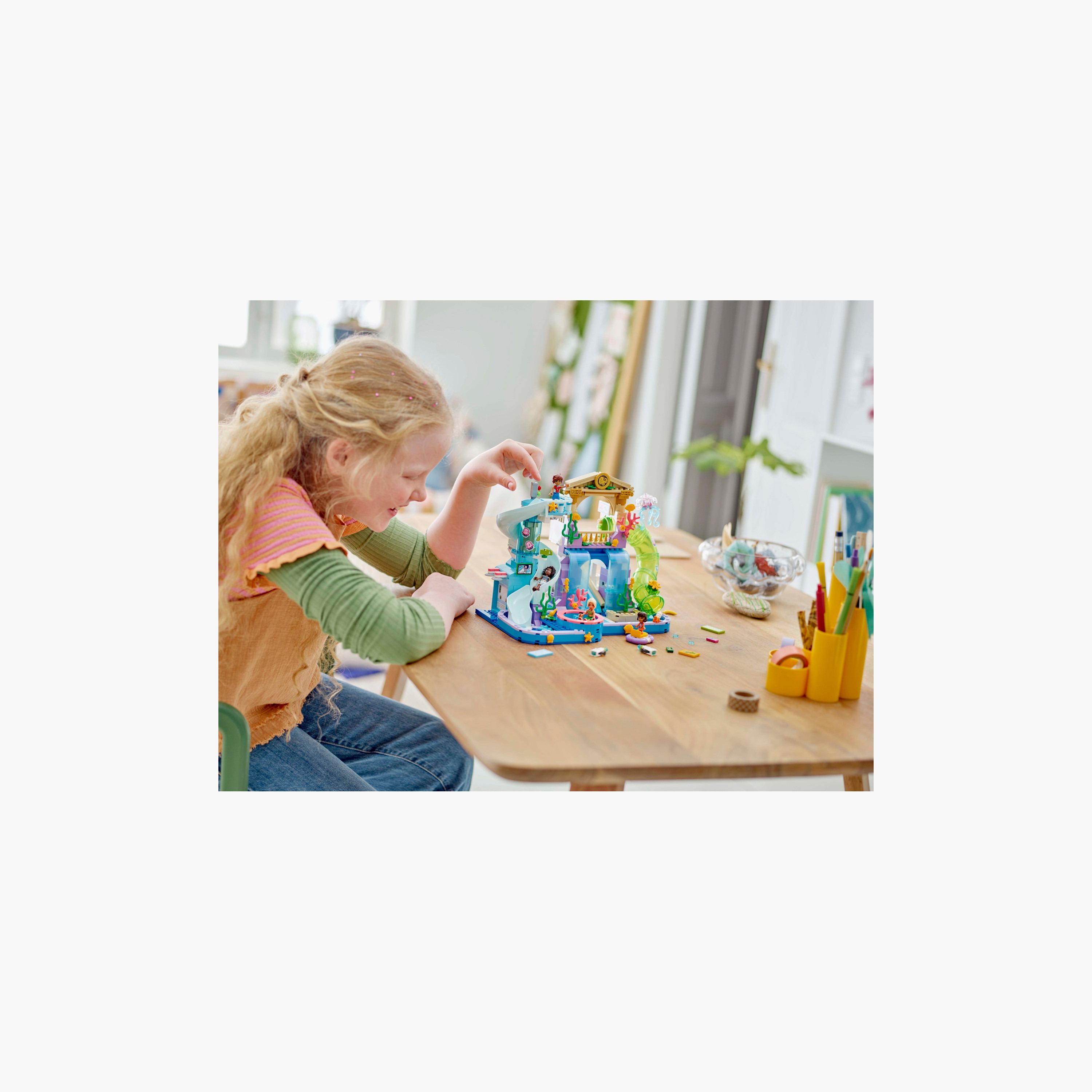 مجموعة لعب حديقة الألعاب المائية في هارت ليك سيتي 42630 من LEGO® Friends-toys-buildingblocks-blocks-image-11