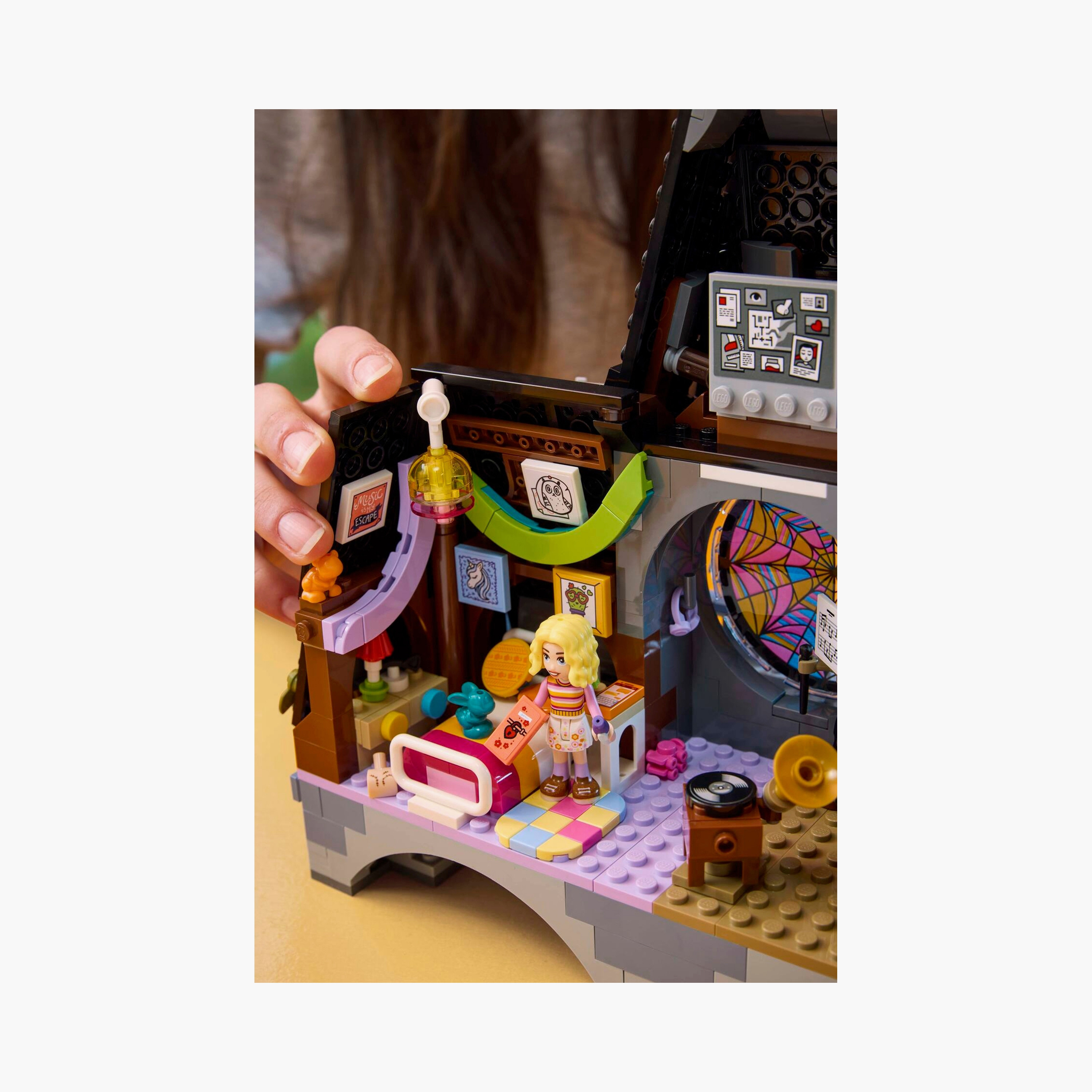 LEGO® Wednesday: Wednesday & Enid’s Dorm Room Gift Set 76781-toys-buildingblocks-blocks-image-3