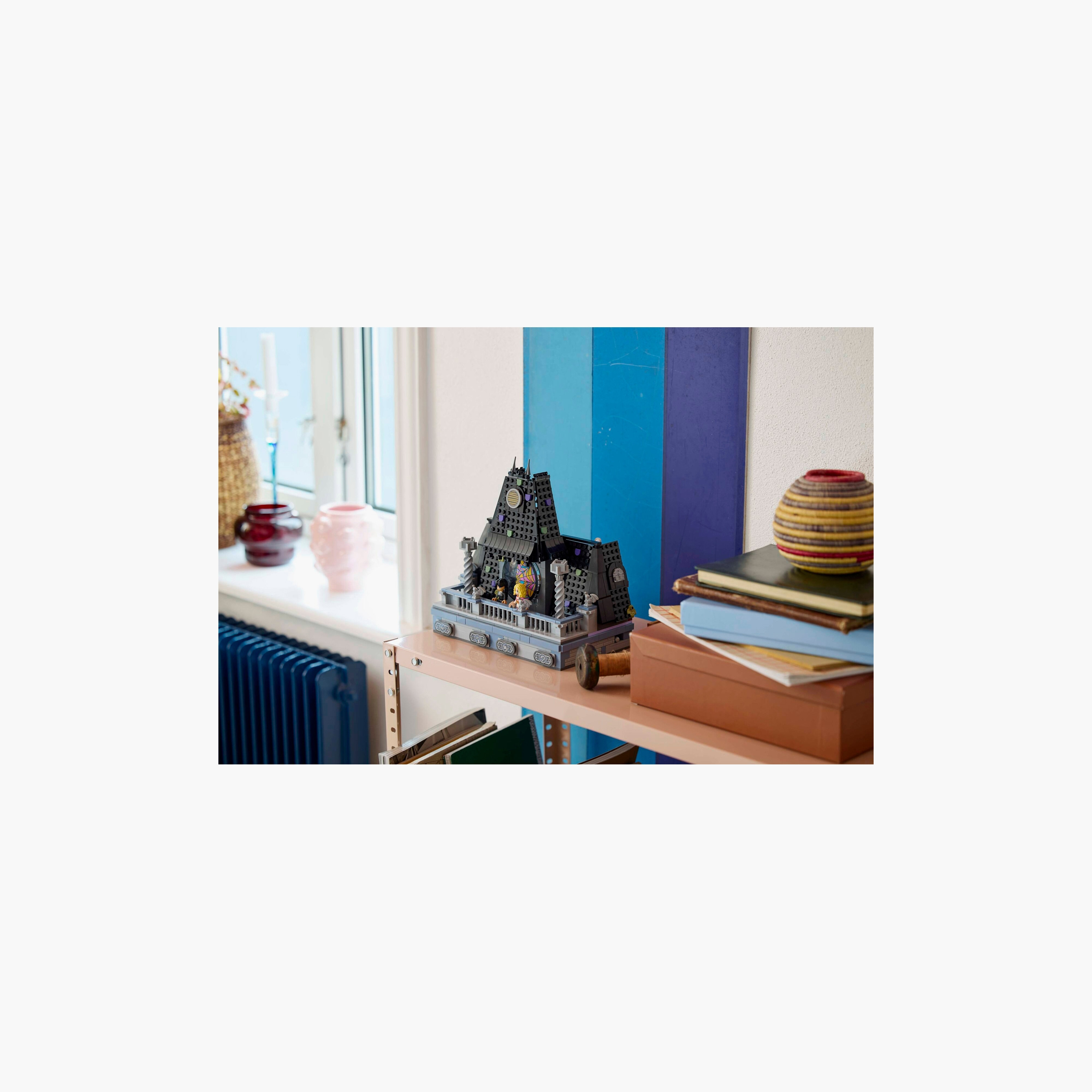 LEGO® Wednesday: Wednesday & Enid’s Dorm Room Gift Set 76781-toys-buildingblocks-blocks-image-6
