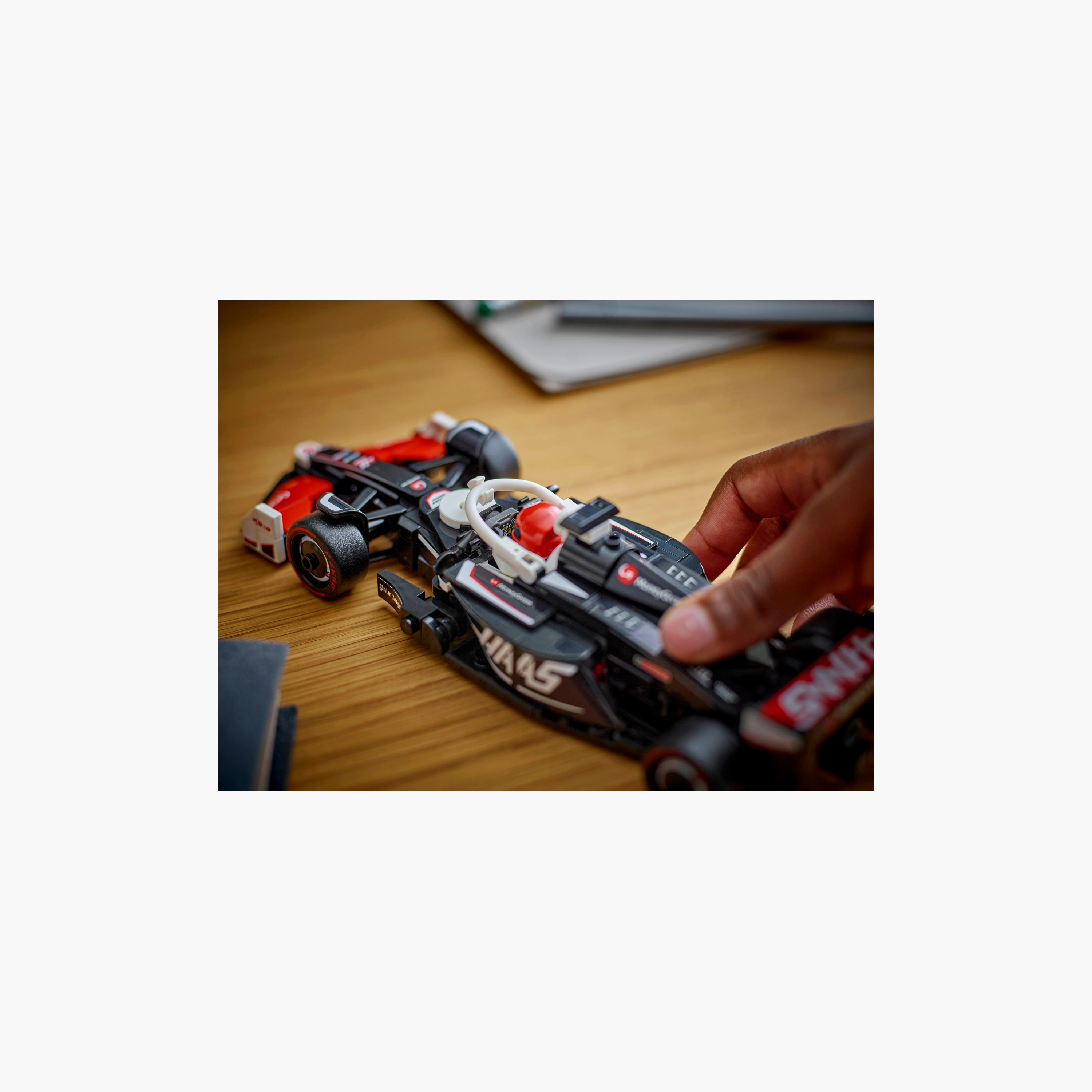 لعبة سيارة سباق فريق مونيجرام هاس VF-24 من ليجو® سبيد تشامبيونز 77250-toys-buildingblocks-blocks-image-7