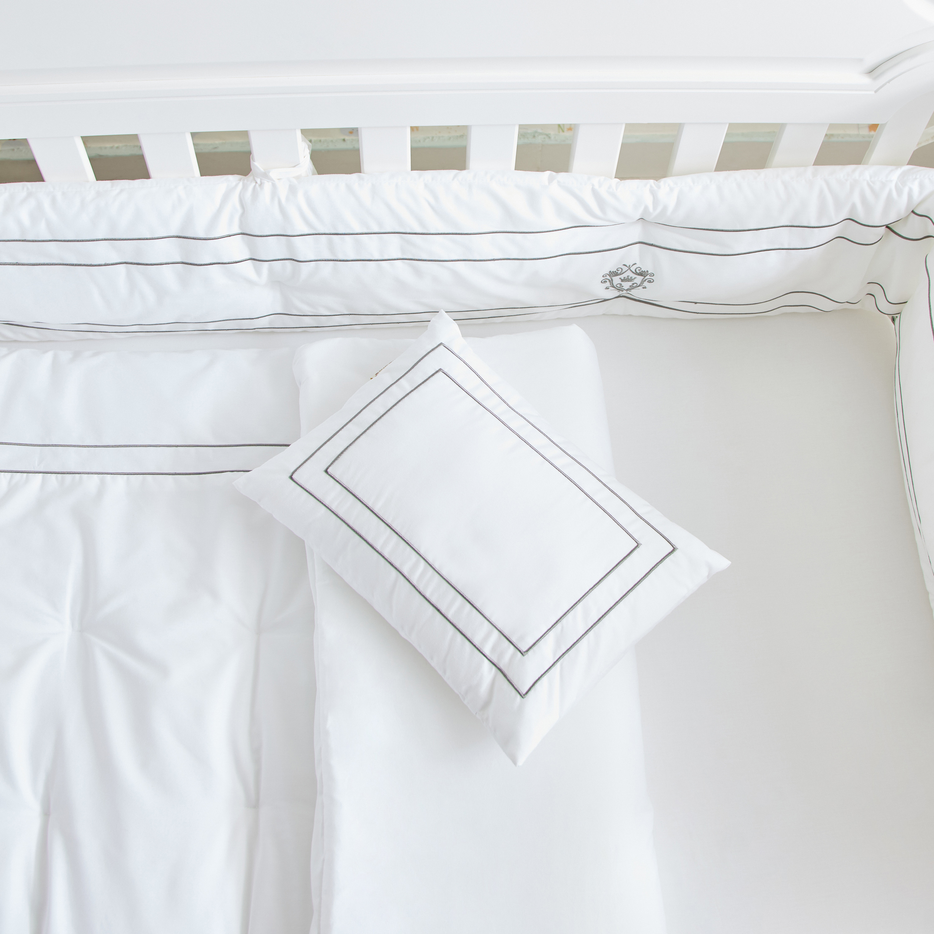 طقم مفروشات 5 قطع من جيجلز-baby-nursery-babybedding-image-6