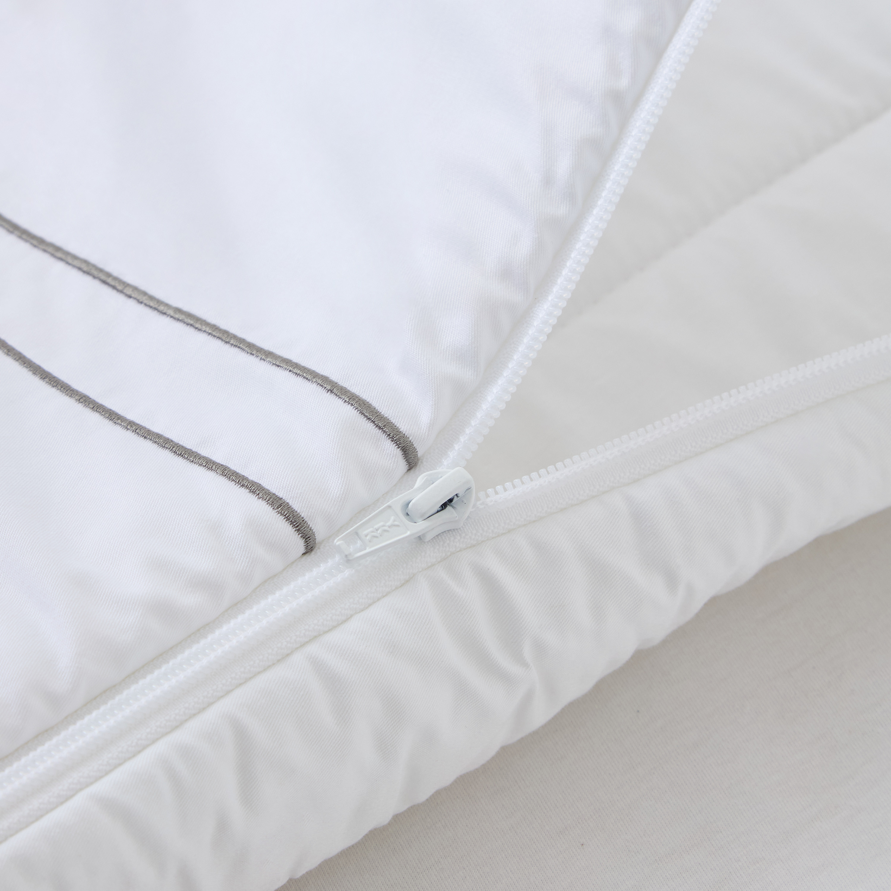 شنطة حمل أطفال مطرزة وسحاب إغلاق من جيجلز-baby-nursery-blanketsandswaddles-swaddlesandsleepingbags-image-2