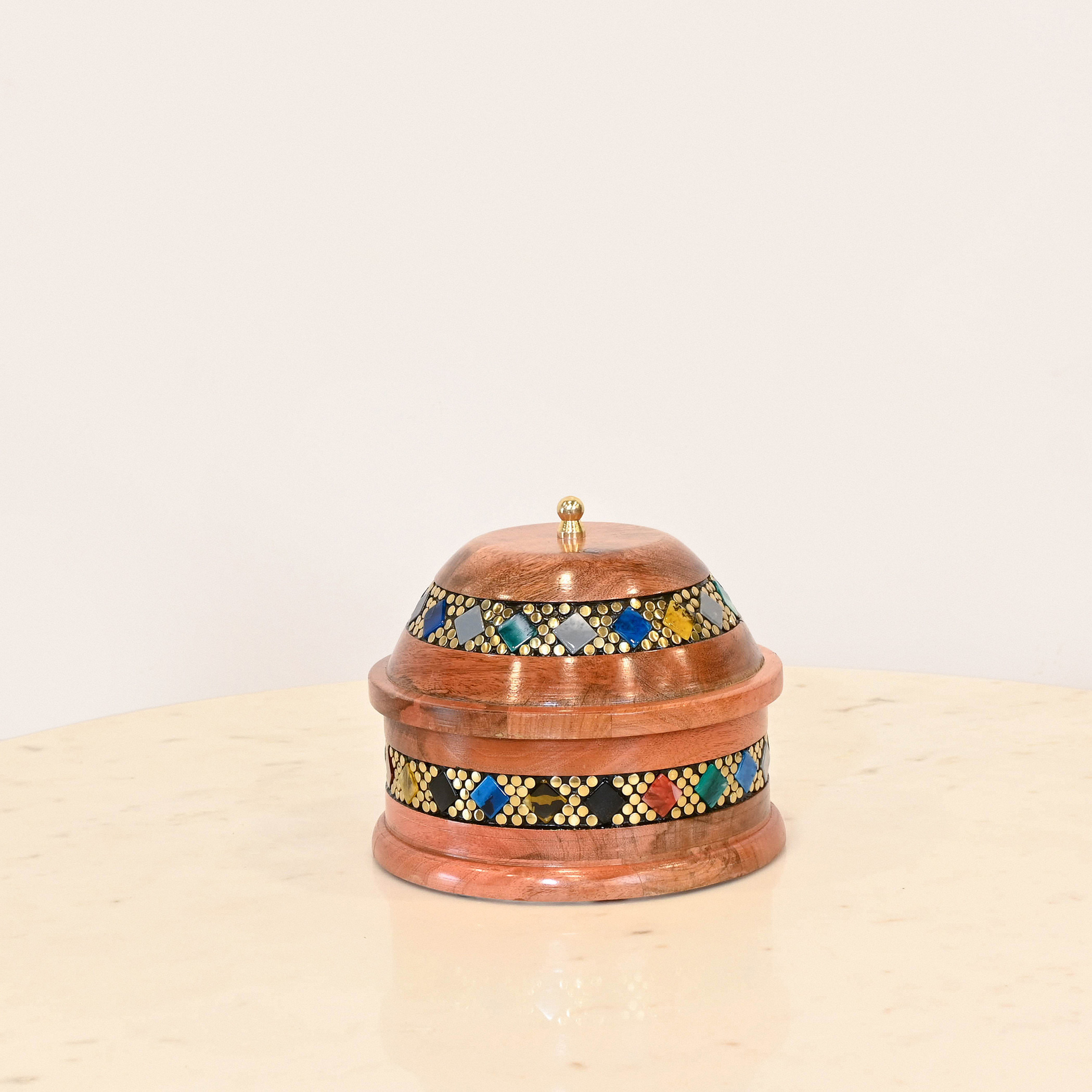 صندوق ديكور خشبي بتفاصيل إيبوكسي من لايف ستايل-household-decor-boxesandtrays-image-1