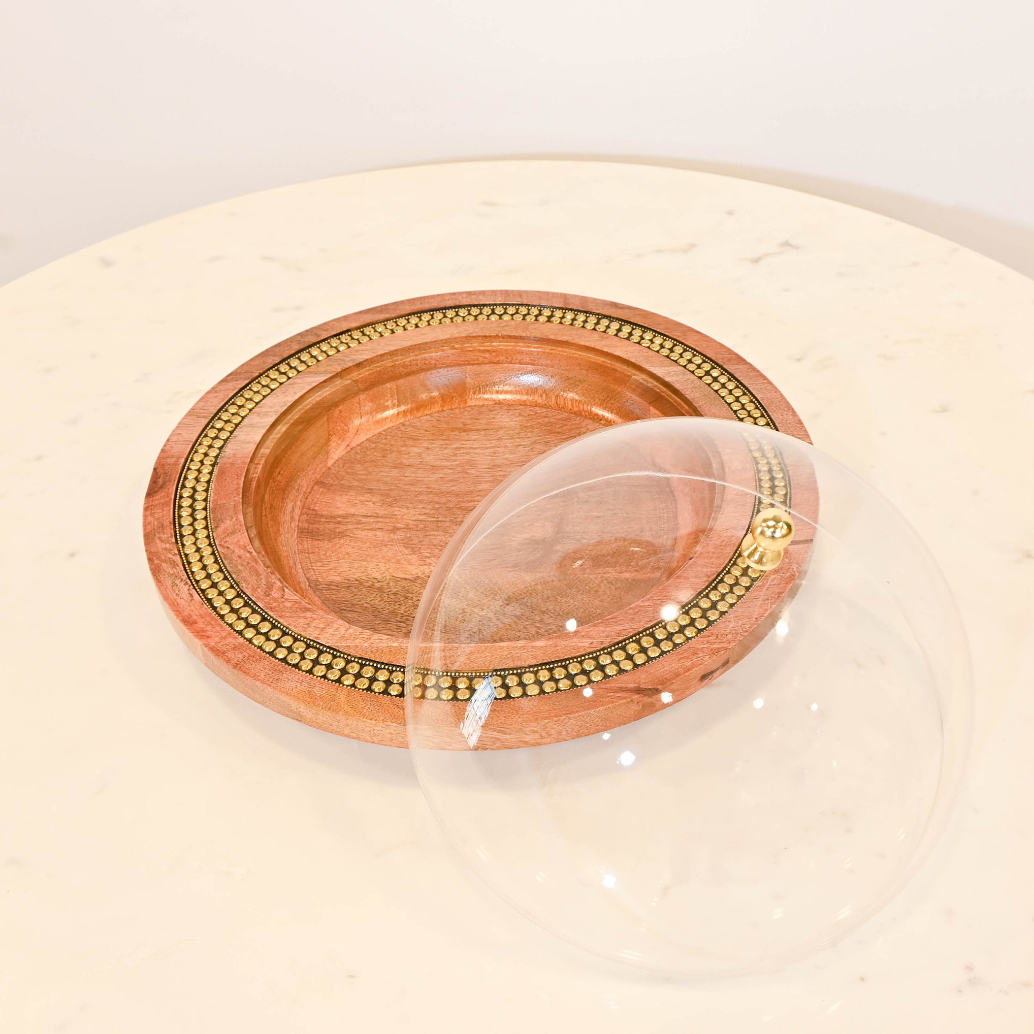 صينية خشب بزينة نحاسية وغطاء أكريليك من لايف ستايل-household-decor-boxesandtrays-image-3