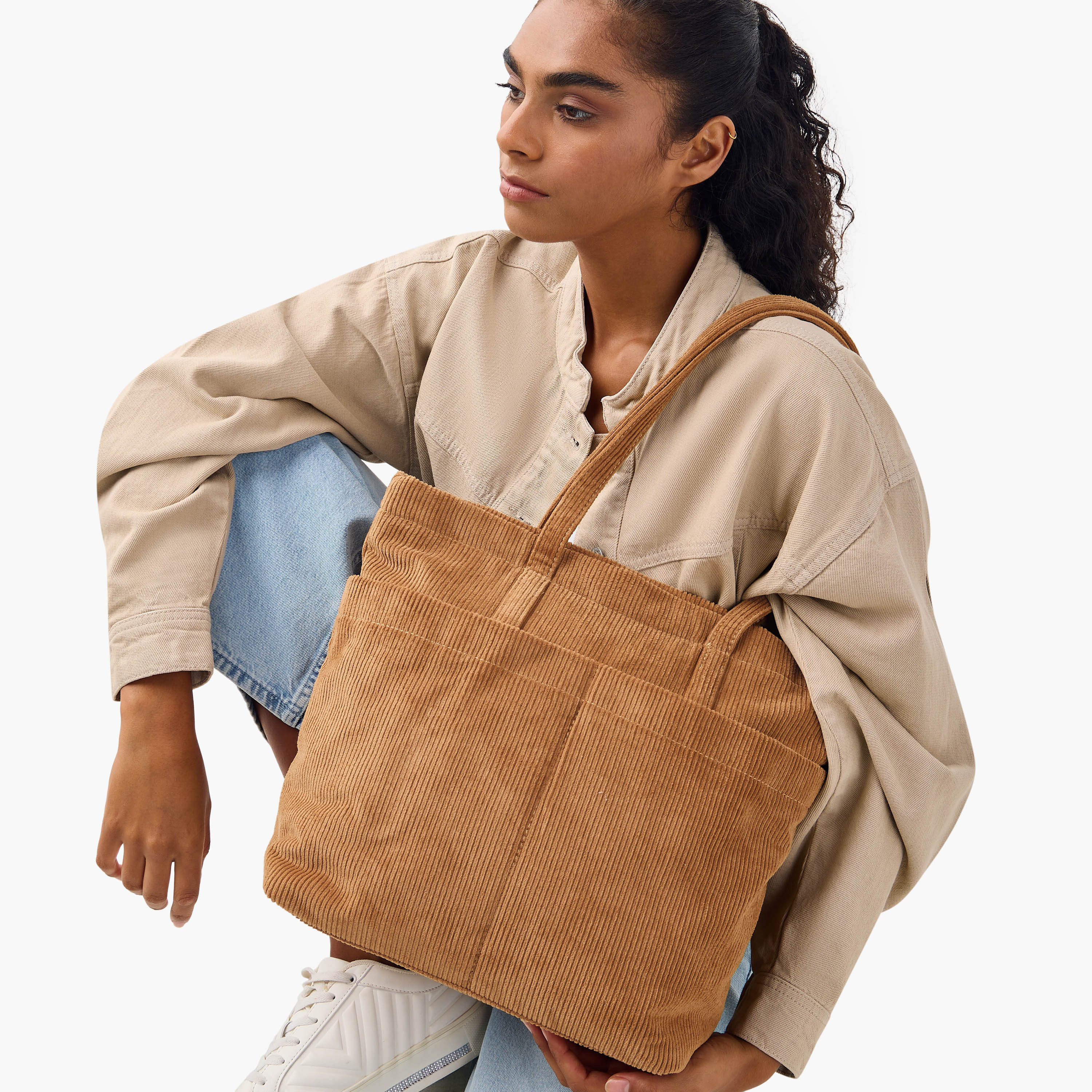 شنطة توتي كوردوروي بمقبض مزدوج وسحاب إغلاق من ميستوتس-women-bagsandwallets-handbags-image-2
