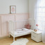 طقم مفارش سرير رضّع بطبعات زهرية من جونيورز-baby-nursery-babybedding-image-1