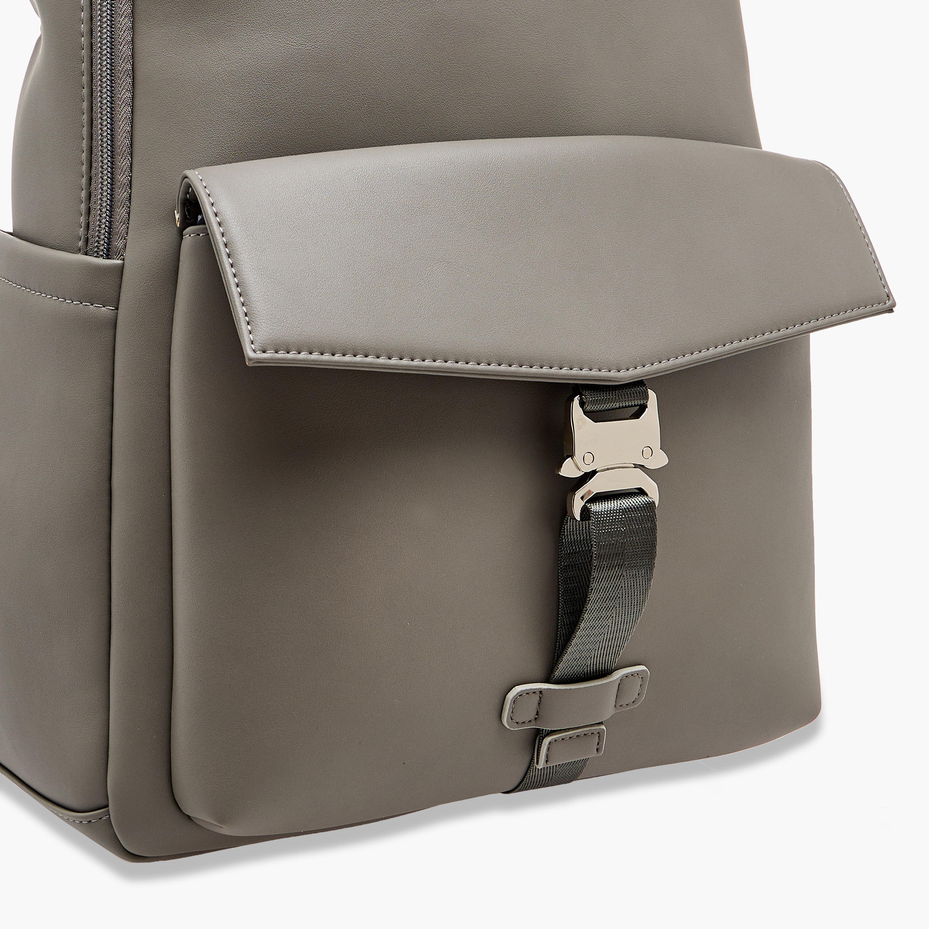 Duchini Solid Backpack with Adjustable Shoulder Straps - 31x17x43 cm-men-bags-image-5