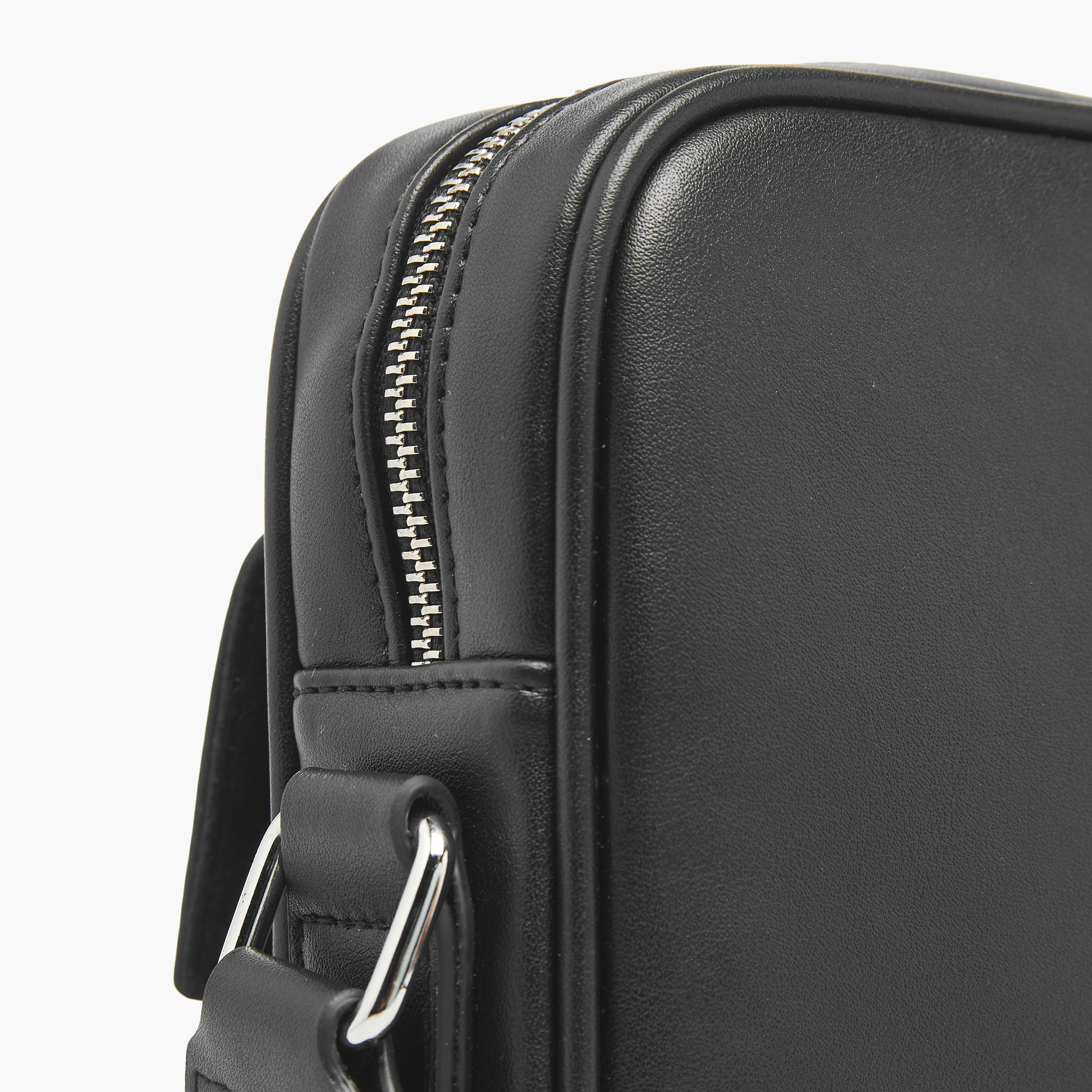 شنطة كروس بودي سادة بحزام قابل للتعديل من دوتشيني-travel-accessories-image-7