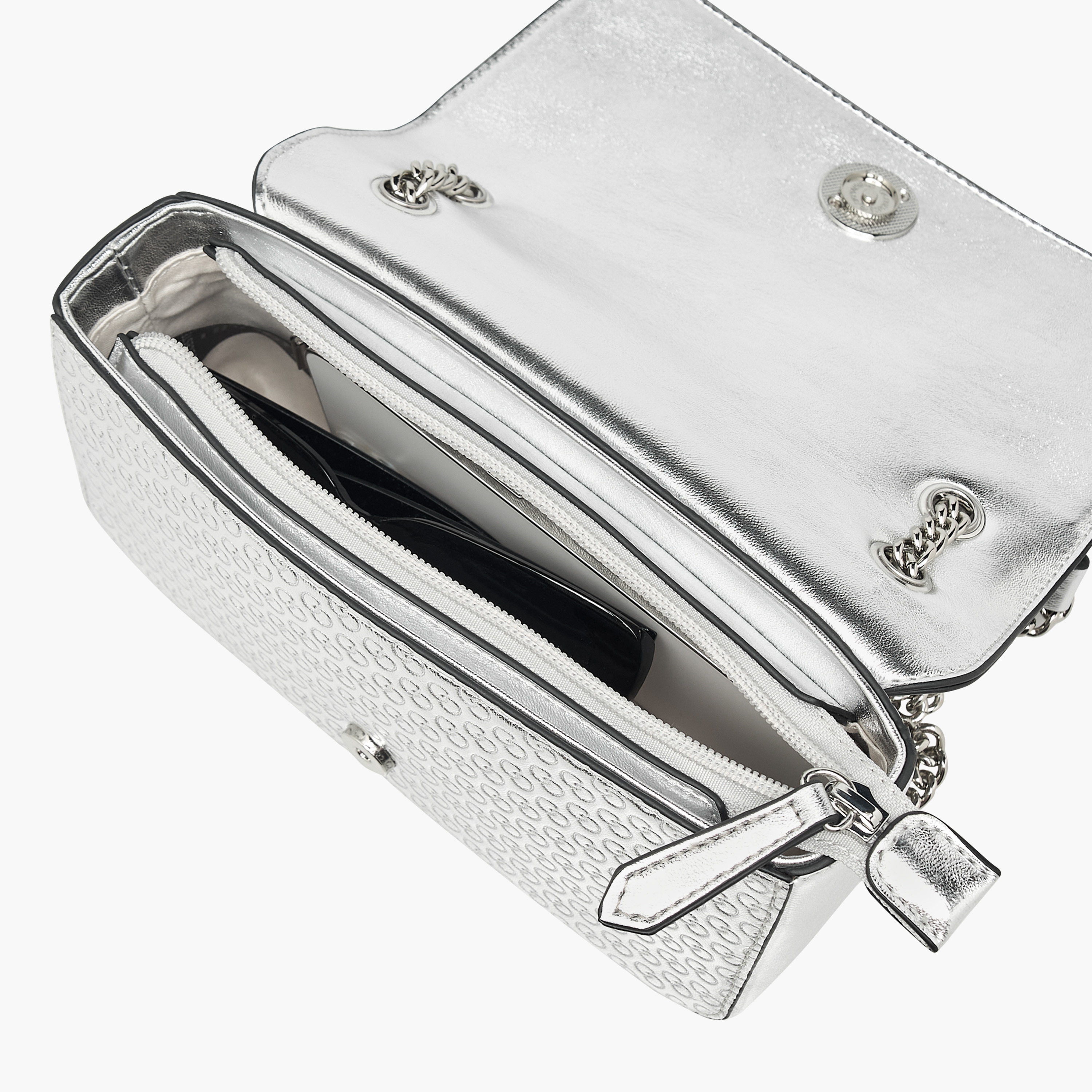 شنطة كروس بودي بنقوش مونوجرام وحزام سلسلة من سيليست-women-bagsandwallets-handbags-image-9