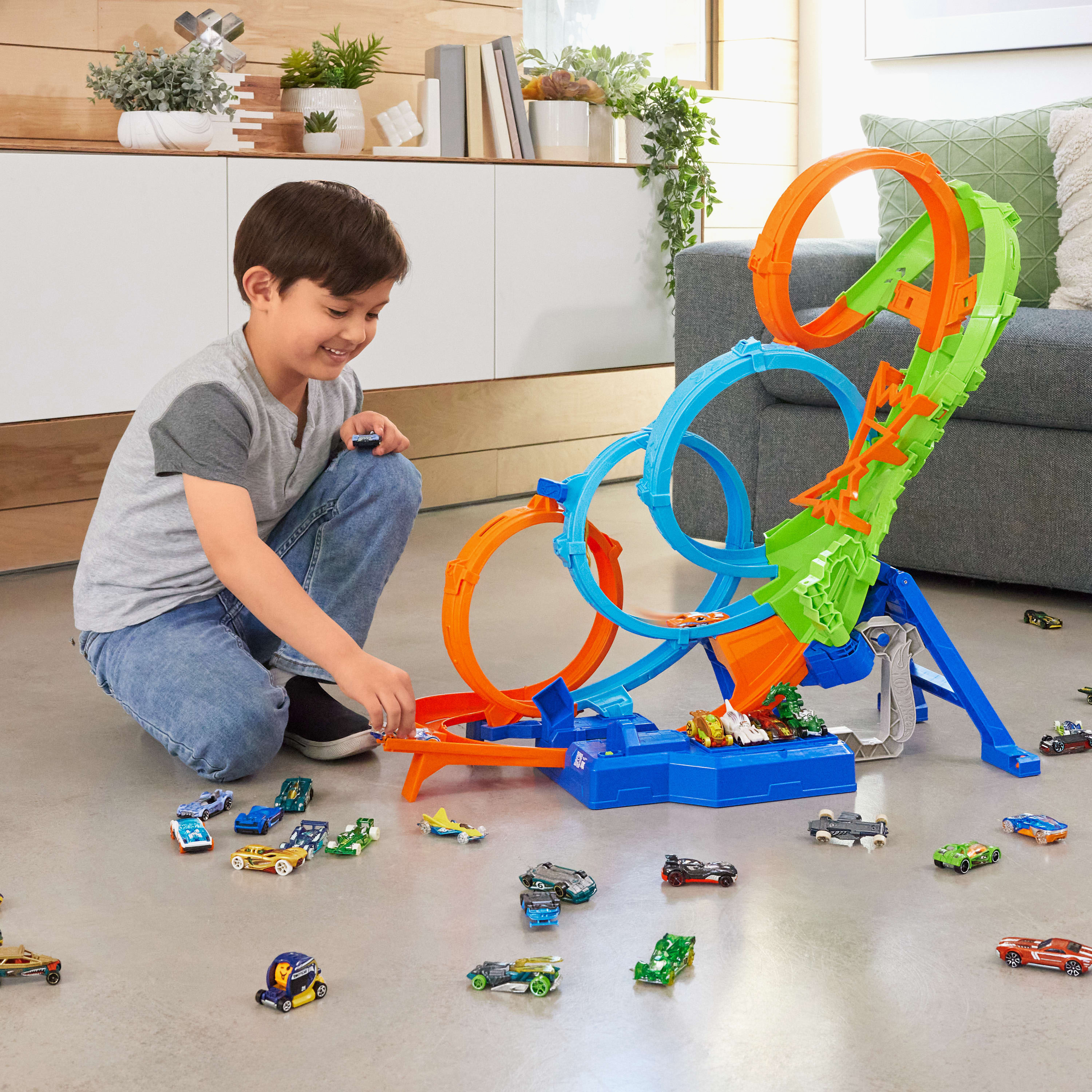 Hot Wheels 4-Loop Crash-Out Toy Track Set-toys-playvehicles-vehicleplaysets-image-2