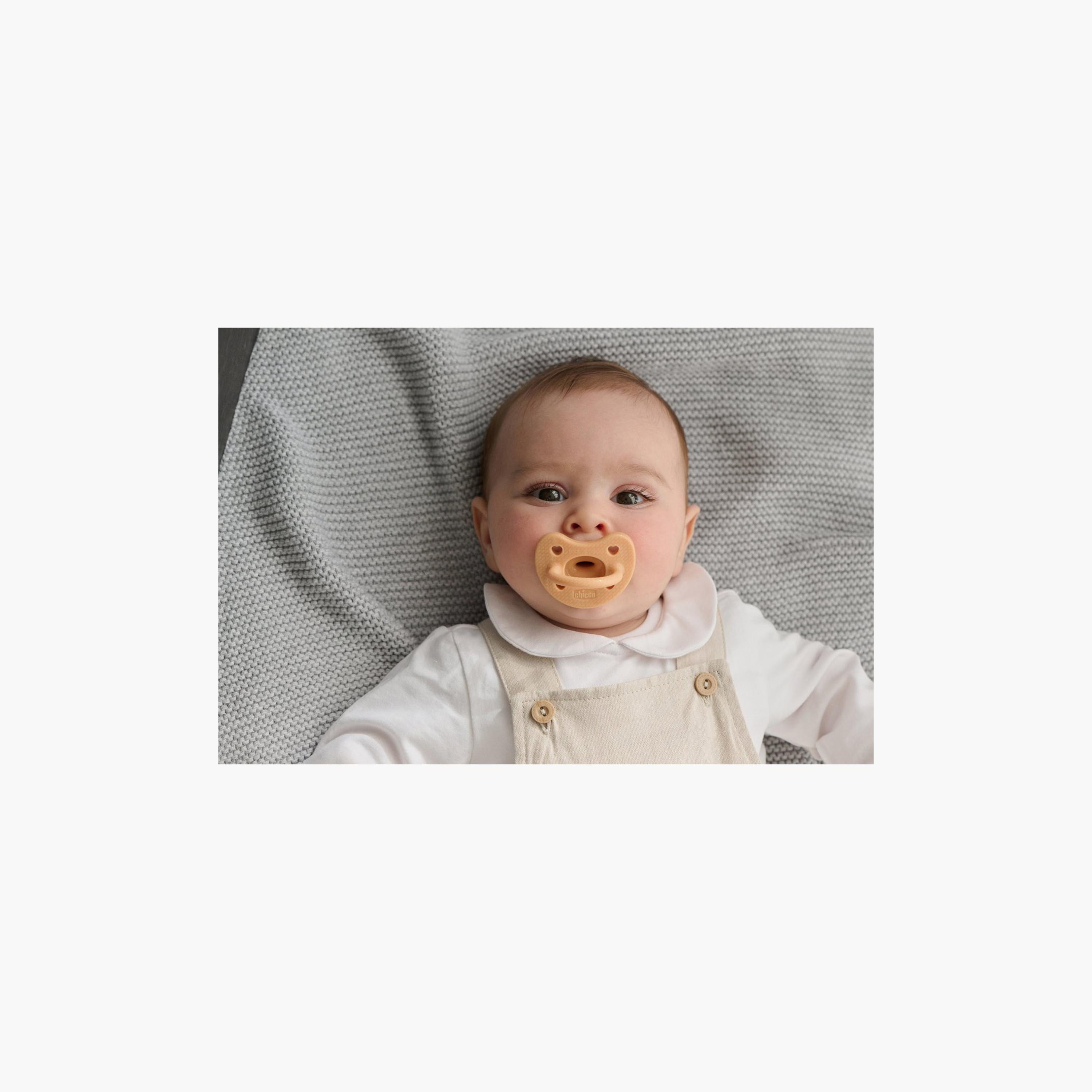 Chicco PhysioForma Luxe Soft Silicone Soother - 2-6 Months-baby-feeding-pacifiers-image-2