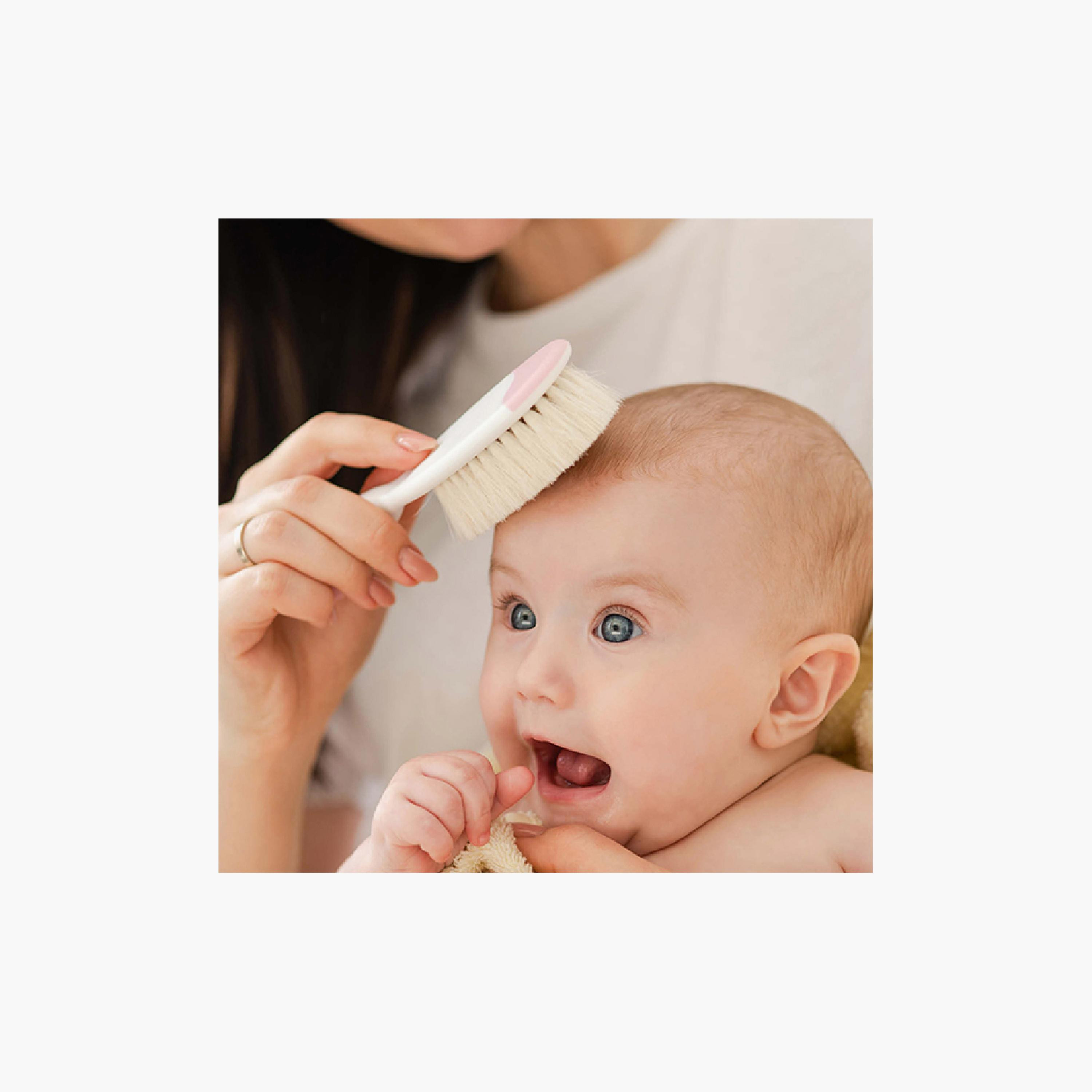 مجموعة فرشاة ومشط للأطفال من شيكو - برتقالي - عمر 0 أشهر فما فوق-baby-bathandcare-grooming-image-3