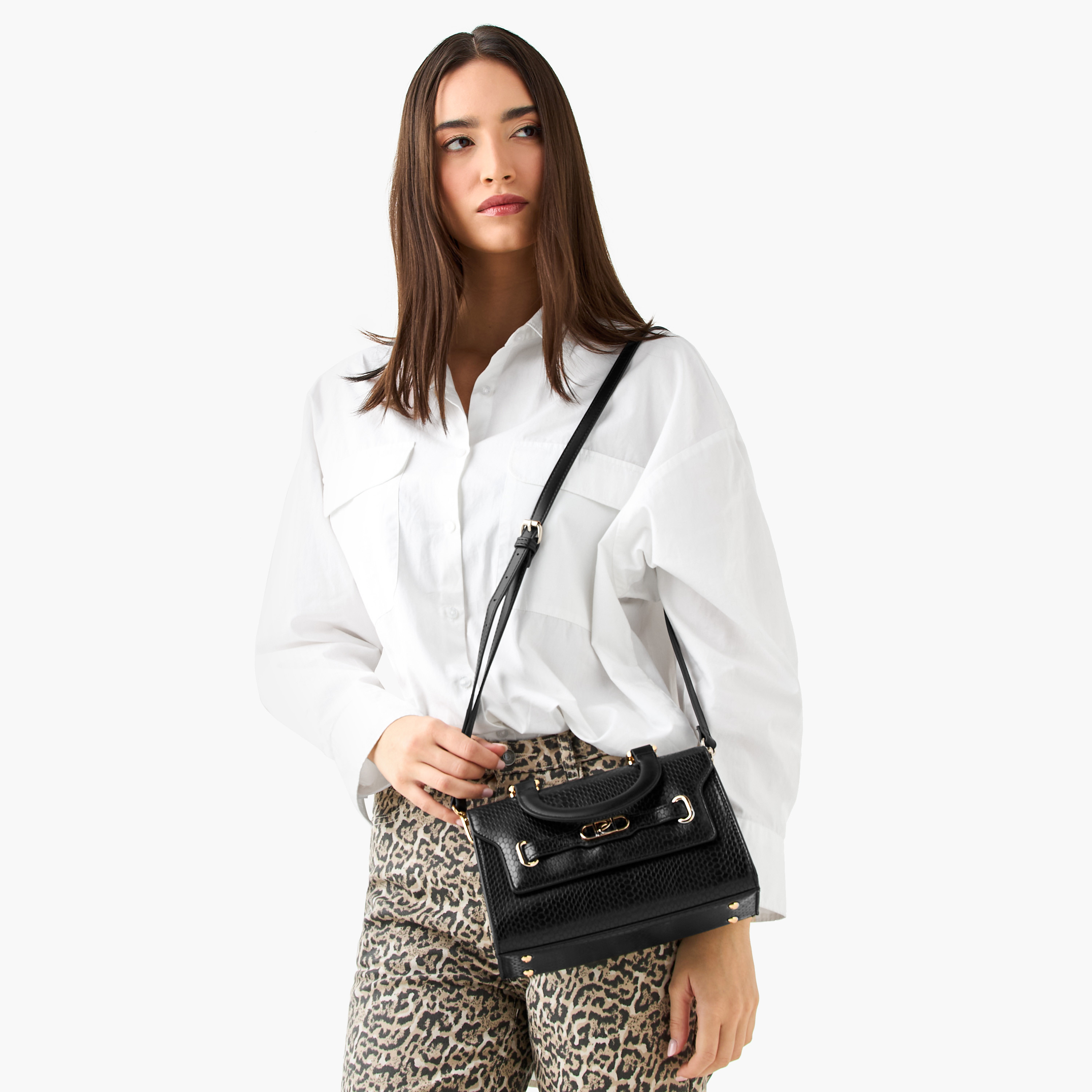 شنطة كروس بودي بارزة الملمس بحزام قابل للتعديل وطية إغلاق من بابريكا-women-bagsandwallets-handbags-image-2