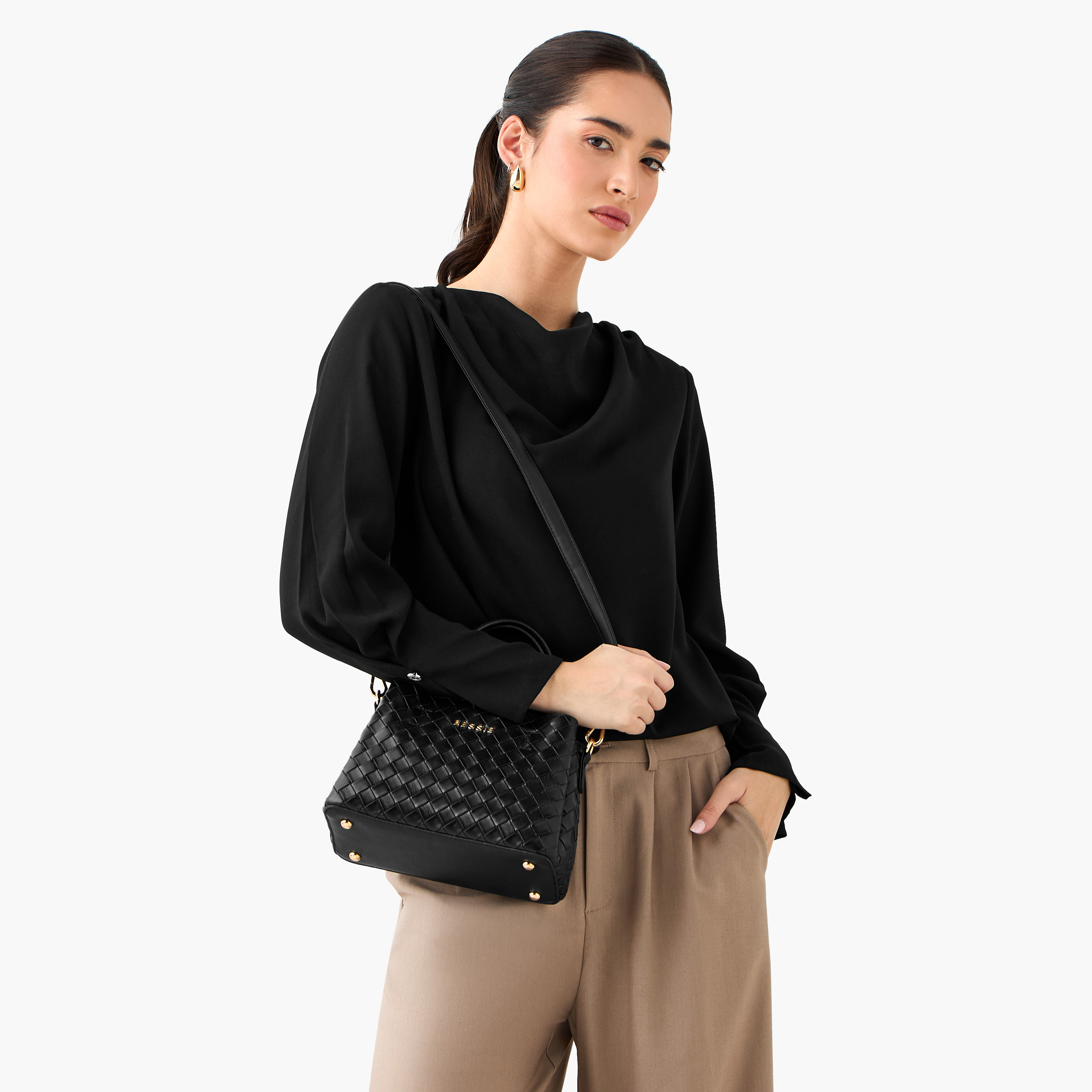 شنطة توت منسوجة بارزة الملمس بمقبض مزدوج من بيسي لندن-women-bagsandwallets-handbags-image-2