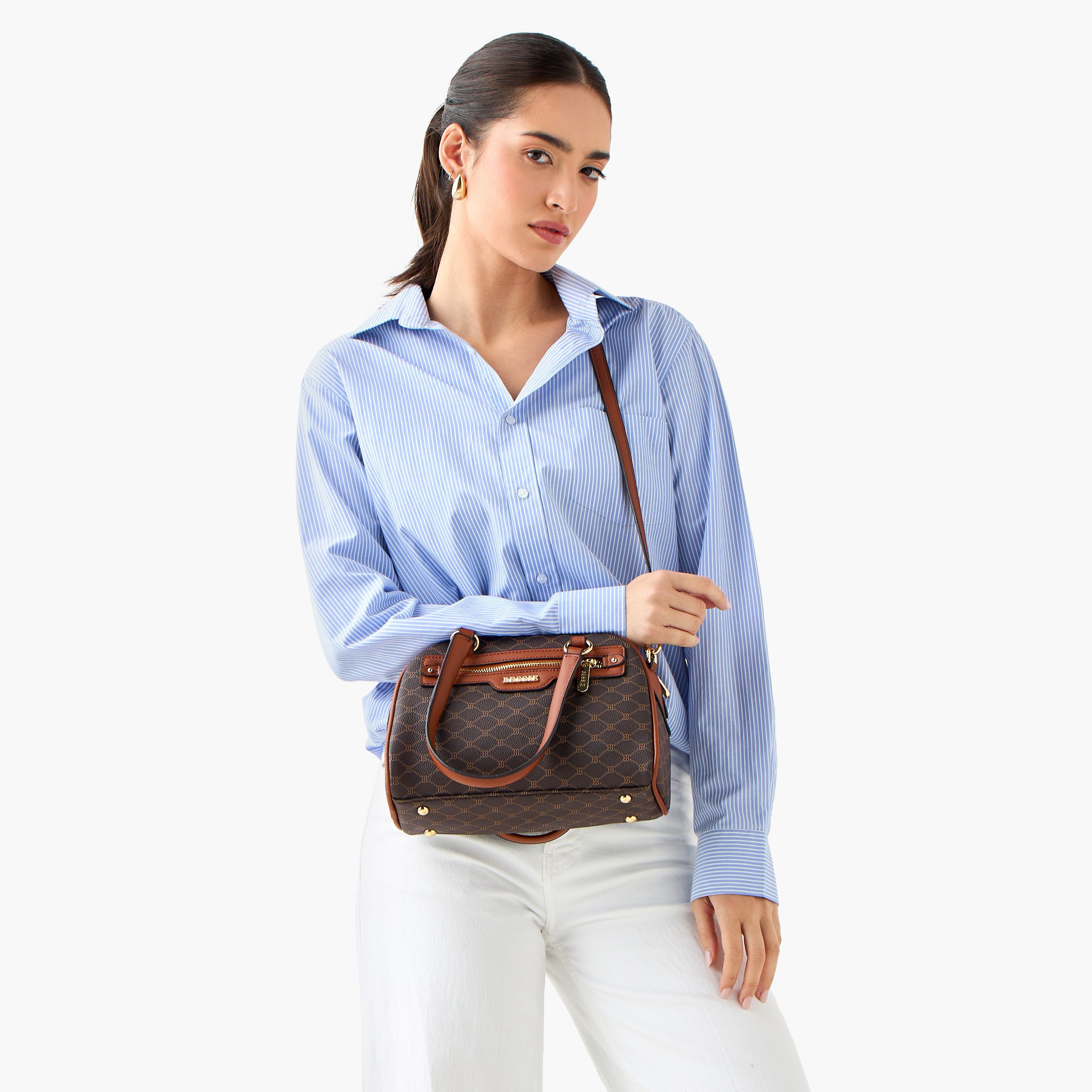 شنطة كروس بودي بمقابض مزدوجة وطبعات مونوجرام من بيسي لندن-women-bagsandwallets-handbags-image-2