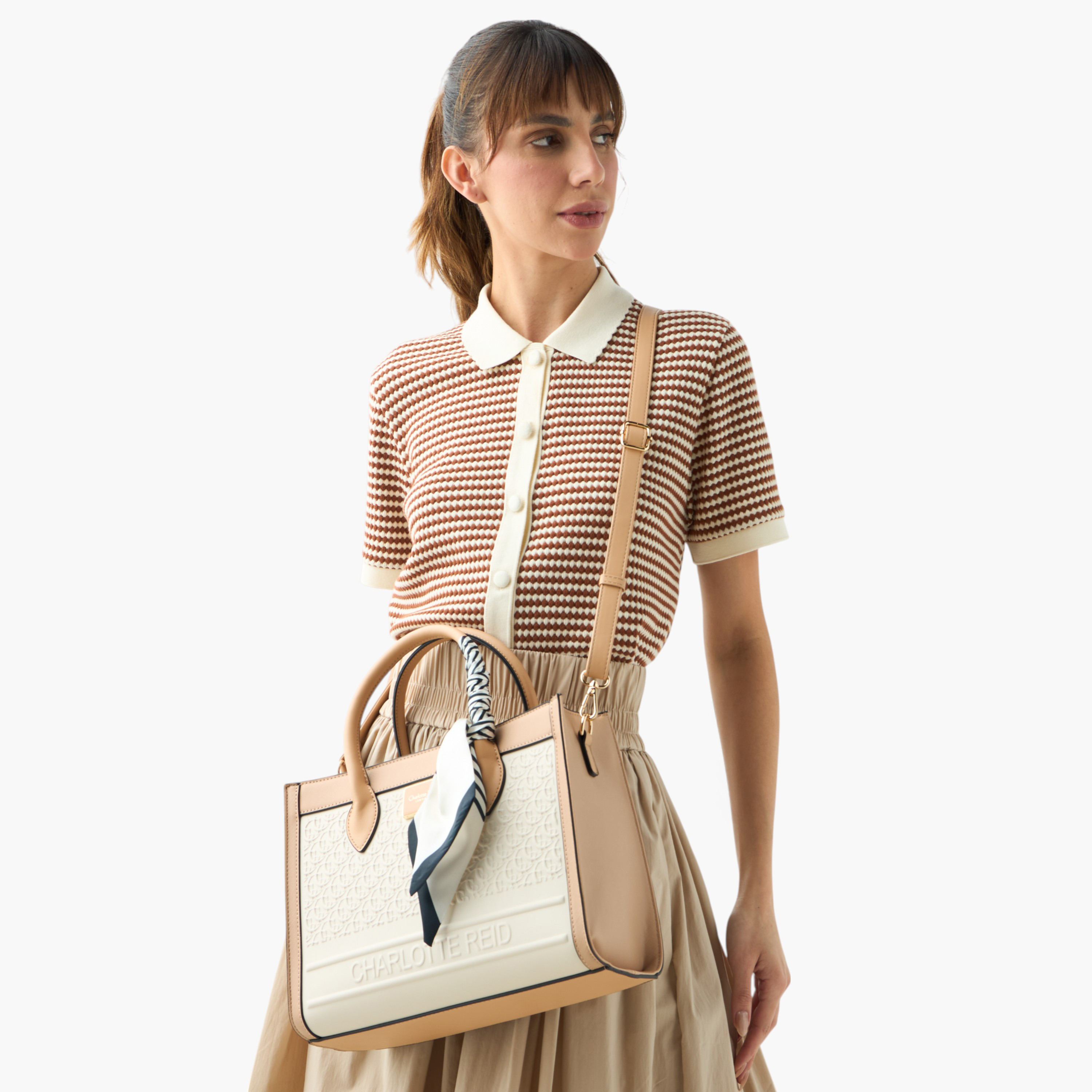 شنطة توت بنقوش مونوجرام وحزام قابل للفصل وسحاب إغلاق من شارلوت ريد-women-bagsandwallets-handbags-image-8