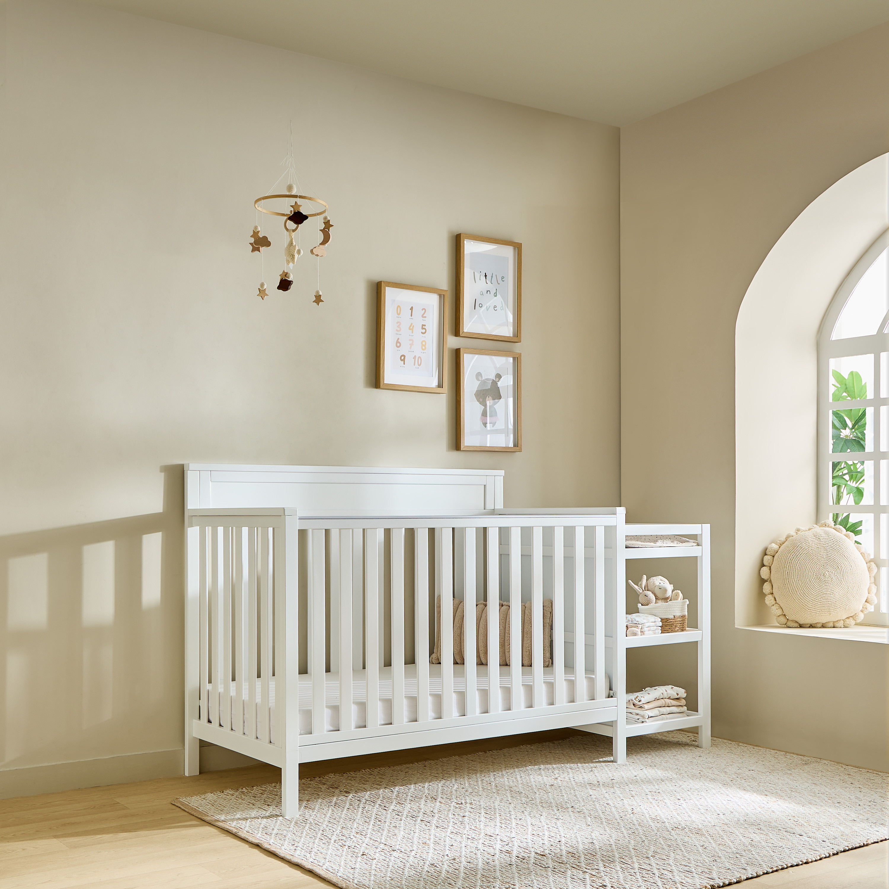 سرير أطفال خشب بطاولة تغيير جامز من جيجلز-baby-nursery-furniture-cribsandbeds-babycribs-image-10
