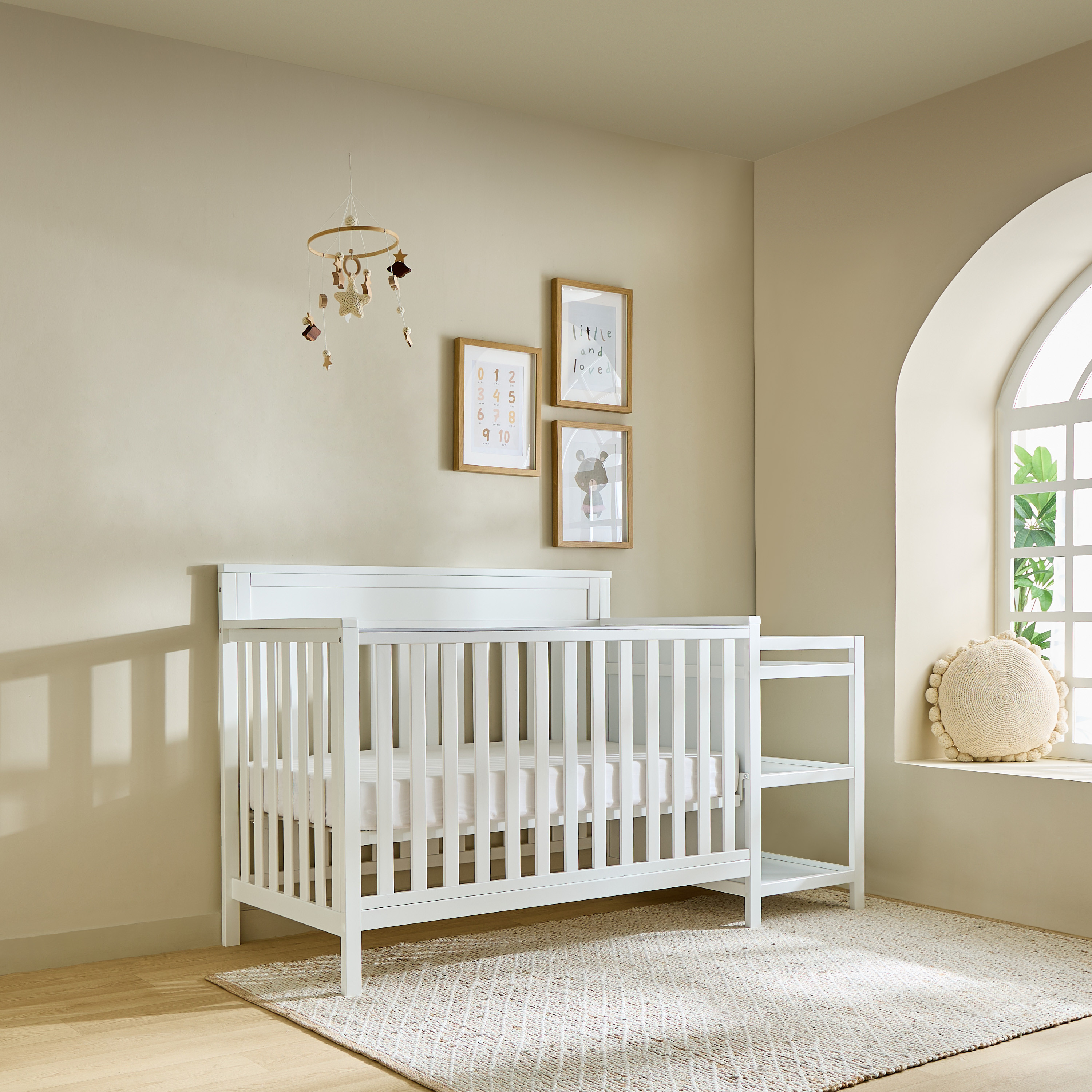 سرير أطفال خشب بطاولة تغيير جامز من جيجلز-baby-nursery-furniture-cribsandbeds-babycribs-image-7