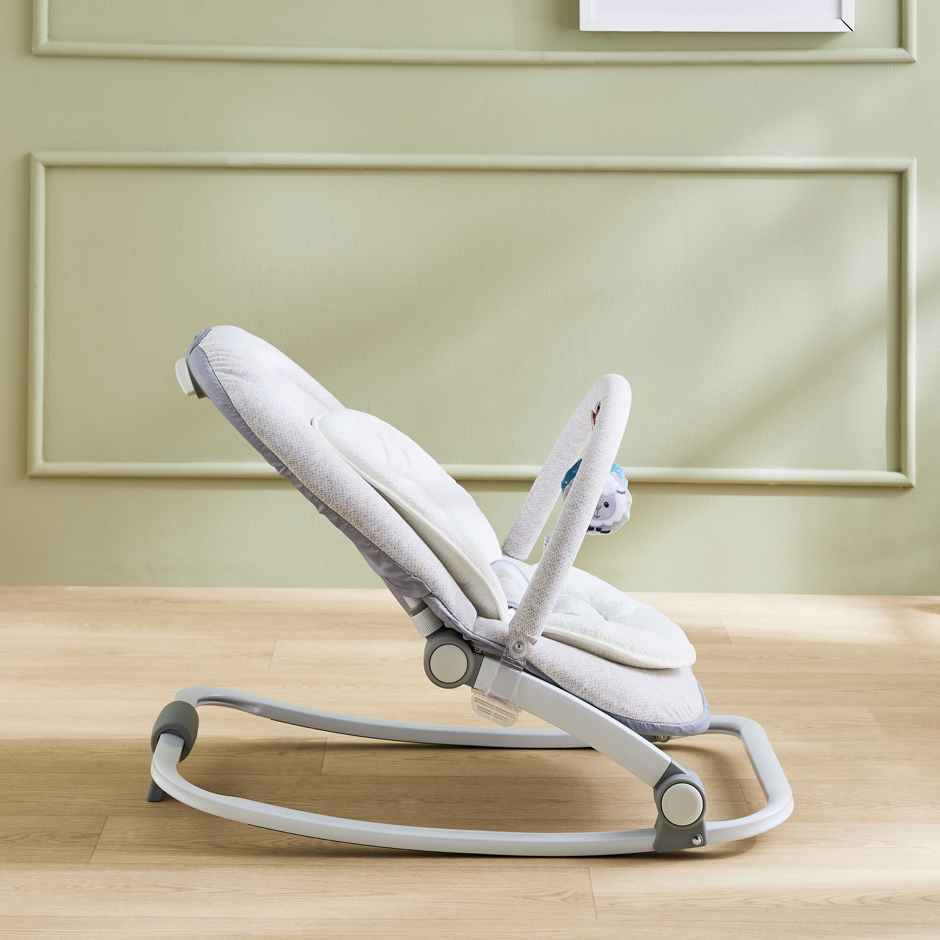 Juniors Oasis Dlx Baby Rocker-baby-infantactivity-rockers-image-4