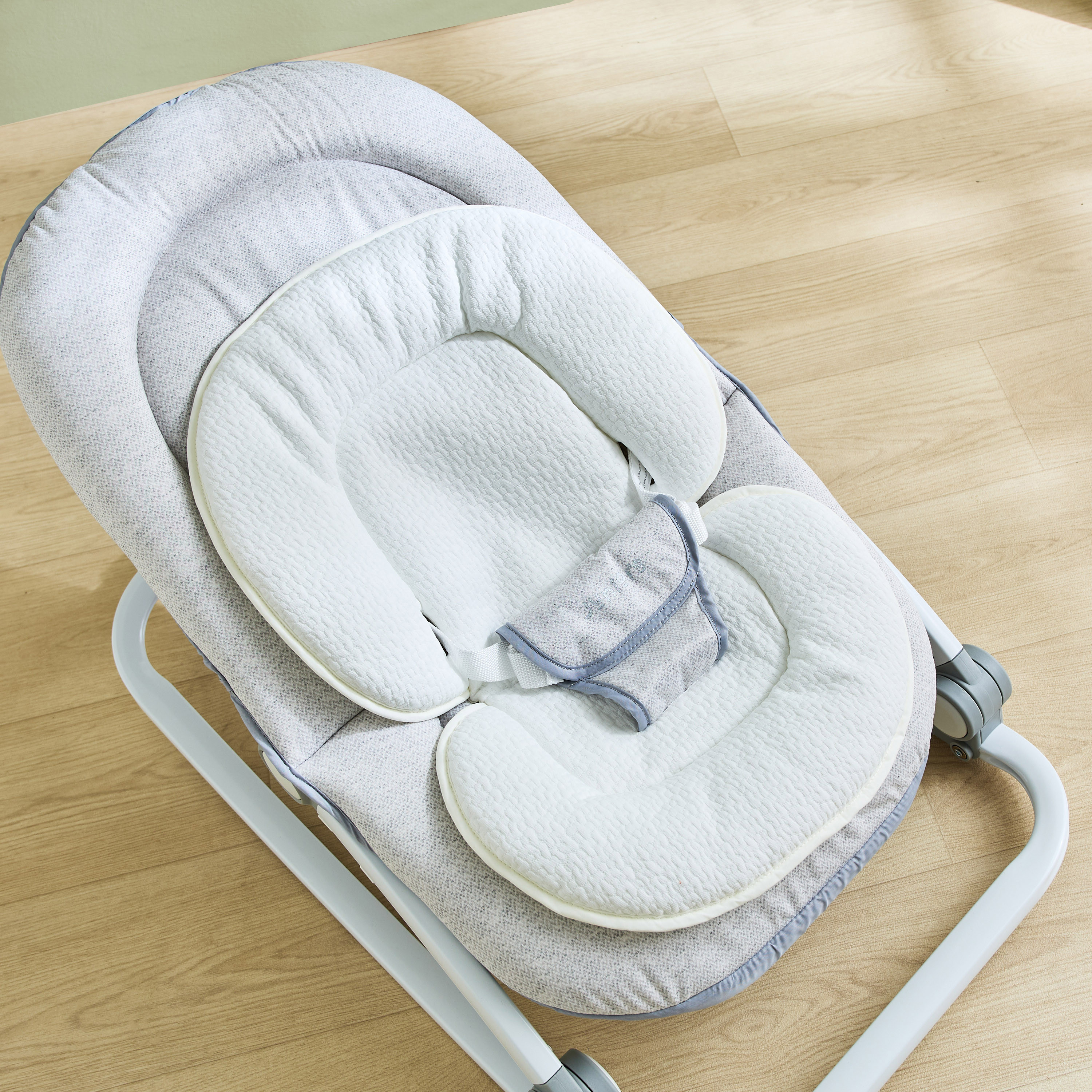 Juniors Oasis Dlx Baby Rocker-baby-infantactivity-rockers-image-8