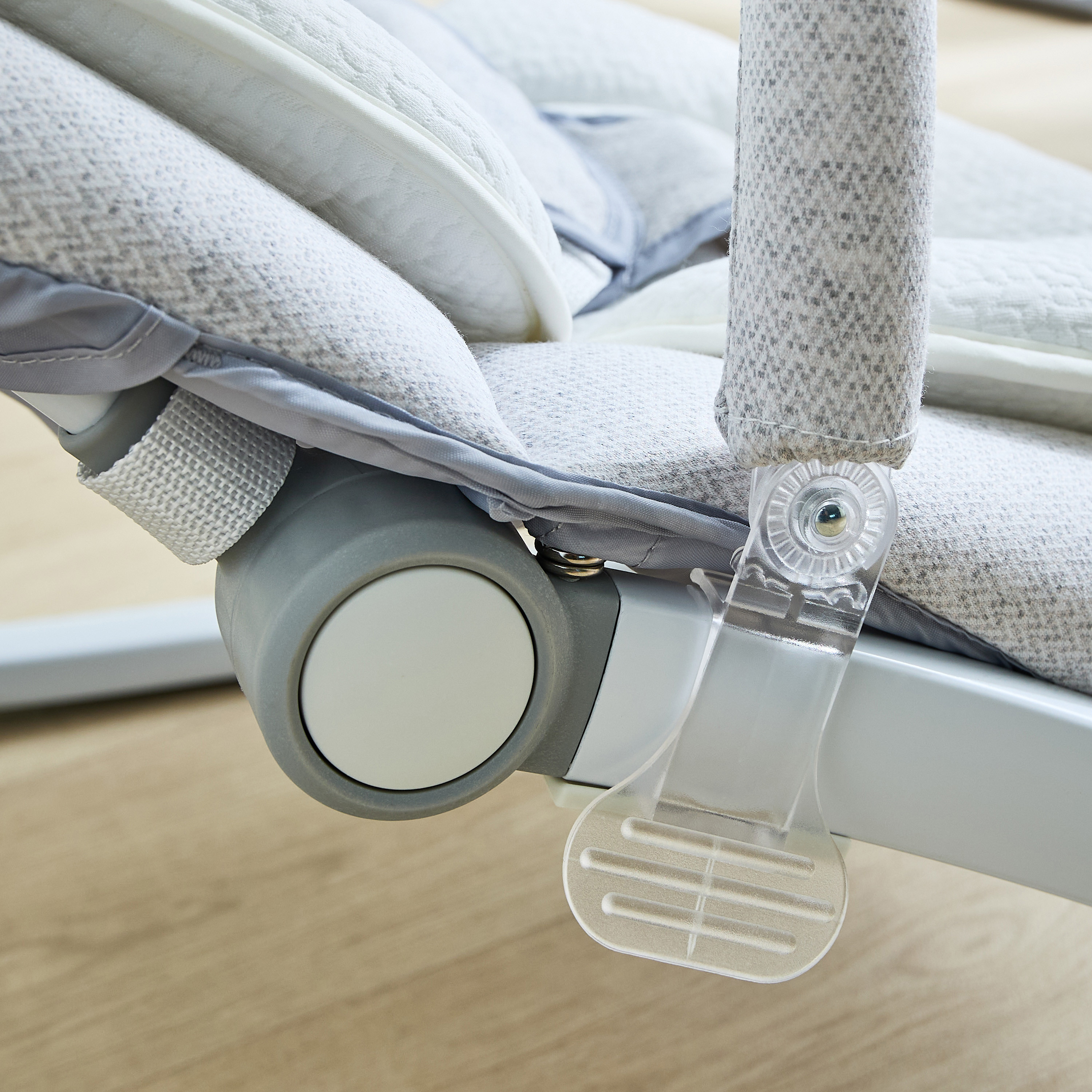 Juniors Oasis Dlx Baby Rocker-baby-infantactivity-rockers-image-9