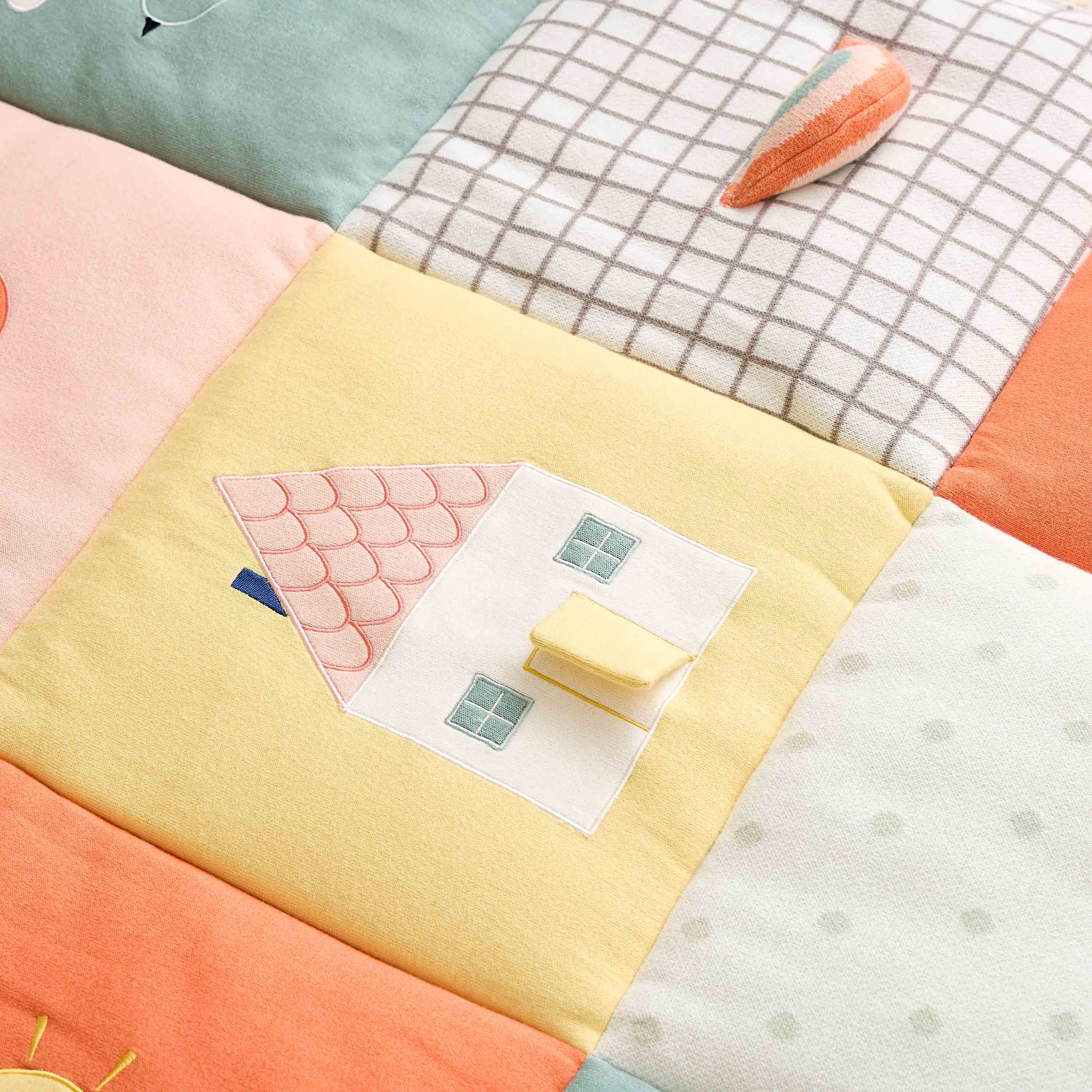 حصيرة لعب بتصميم رقع من جيجلز-baby-infantactivity-playpensandplaymats-image-3