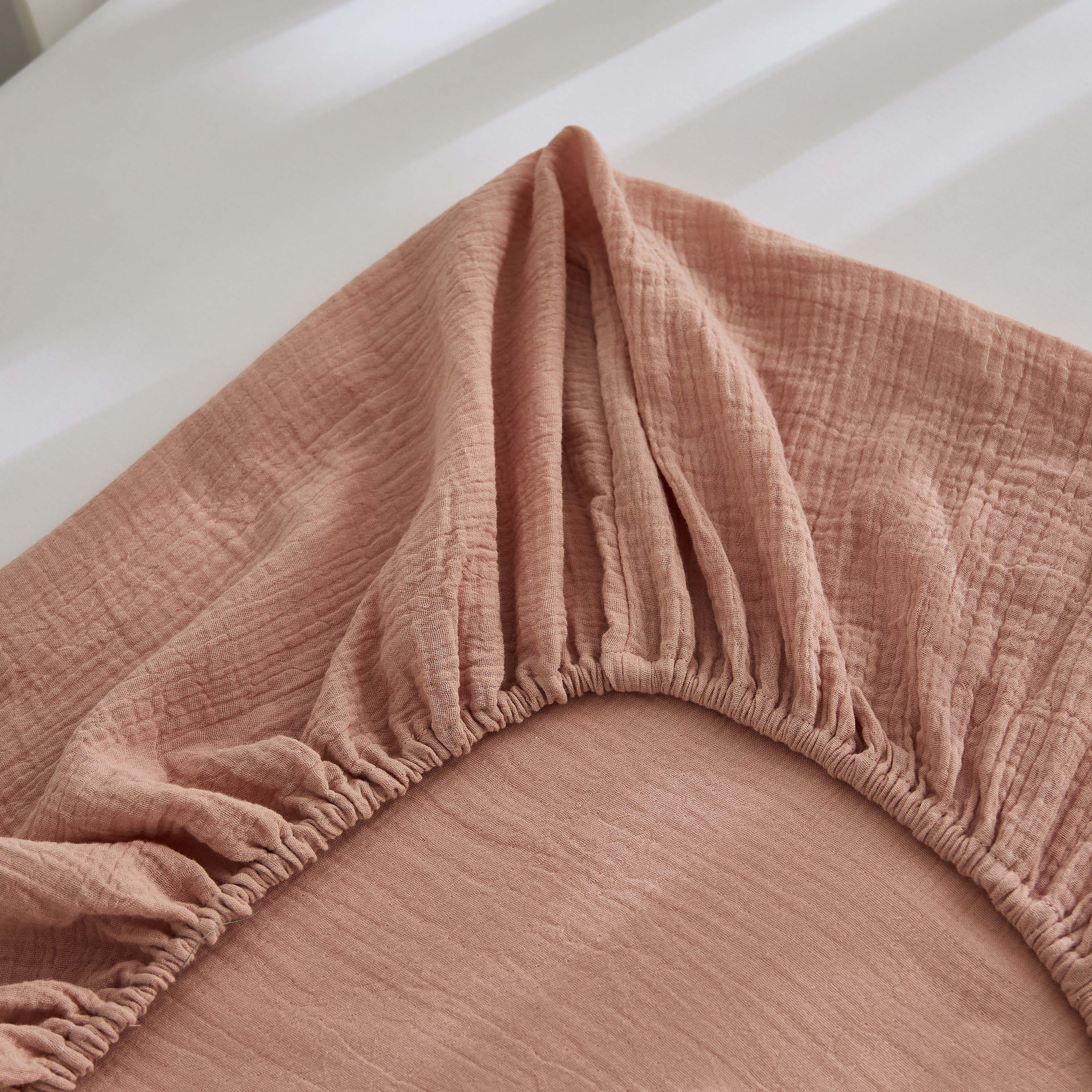 Muslin Fitted Sheet 70x130x20cm - Blush-baby-nursery-babybedding-image-5