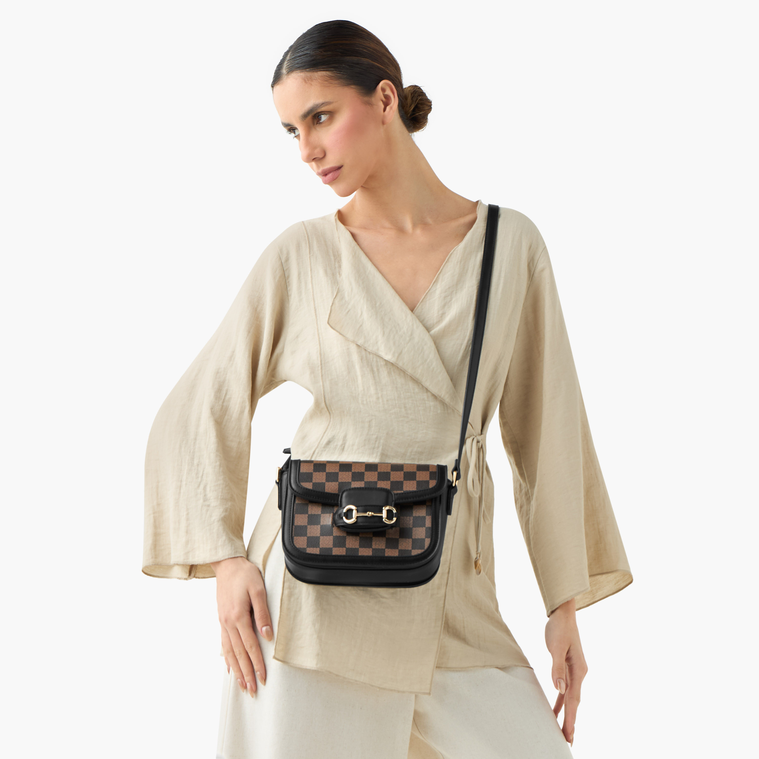 شنطة كروس بودي بطبعات بحزام قابل للتعديل من ساشا-women-bagsandwallets-handbags-image-2