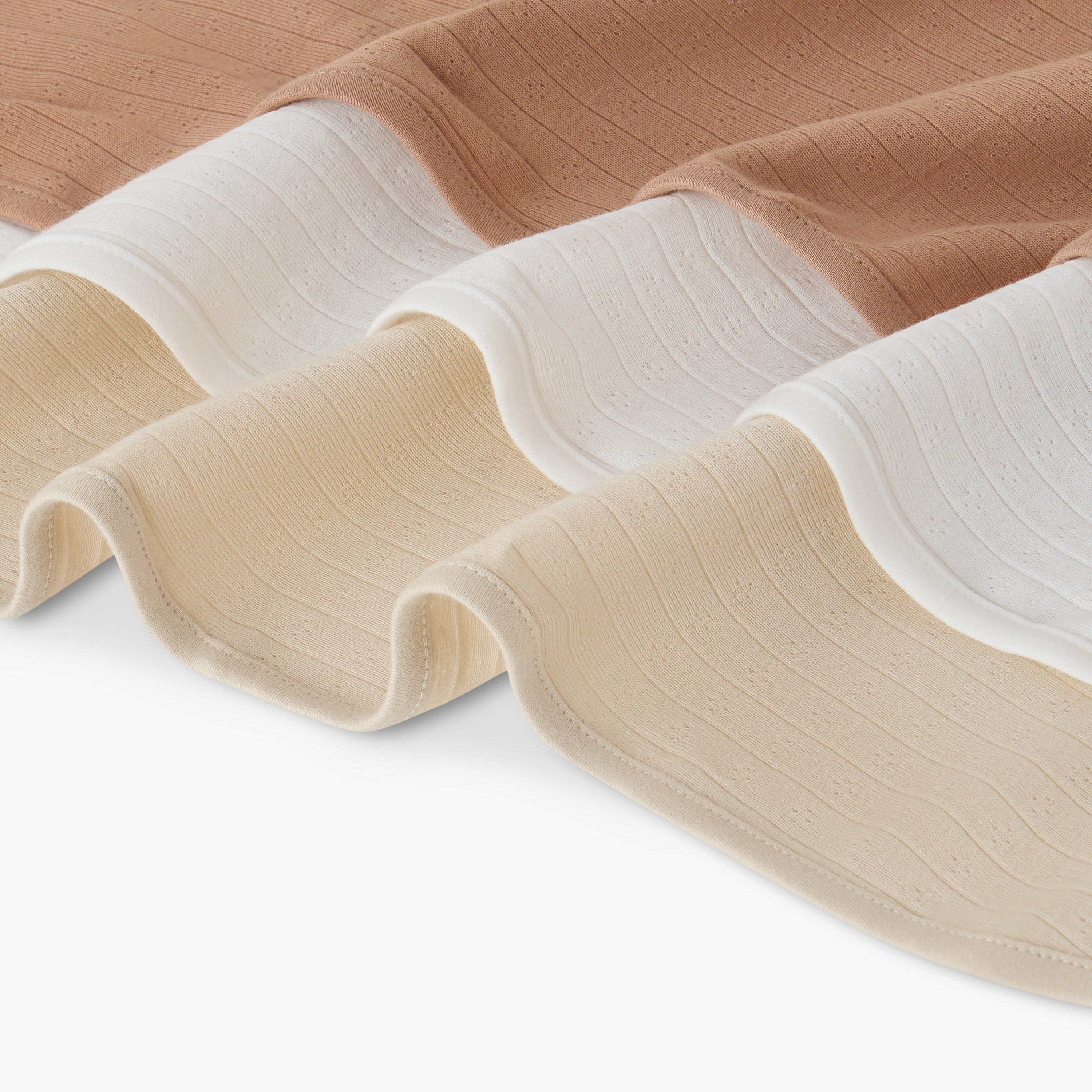 طقم من 3 - بطانيات أمهات جدد بملمس مضلع بارز من جونيورز، 80x100 سم-baby-nursery-blanketsandswaddles-receivingblankets-image-1