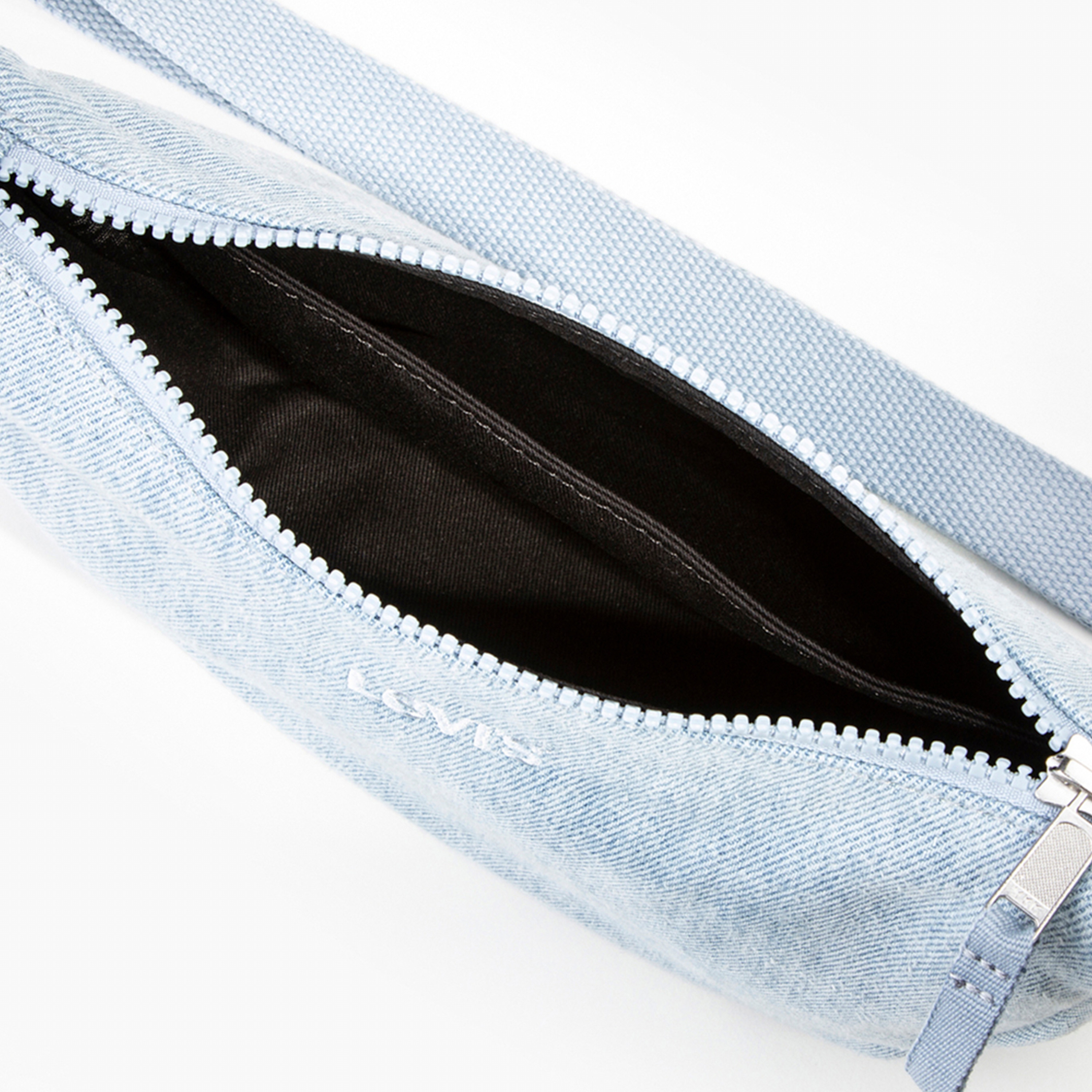 Levi's Solid Crossbody Bag with Zipper closure and Adjustable Strap-women-bagsandwallets-handbags-image-3