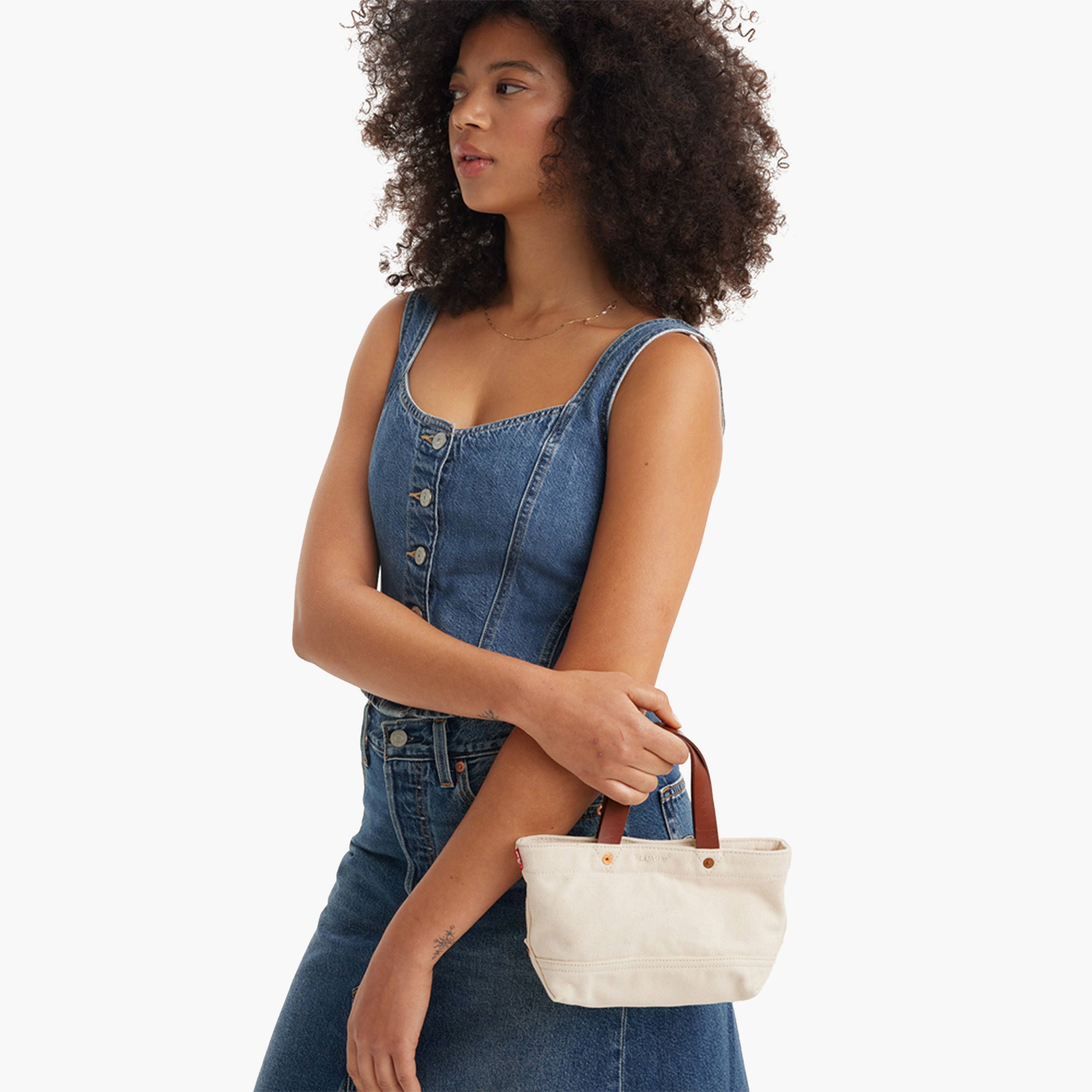 ليفايز- شنطة حمل ذات مقبض علوي متين مع زر إغلاق وحزام قابل للفصل-women-bagsandwallets-handbags-image-4