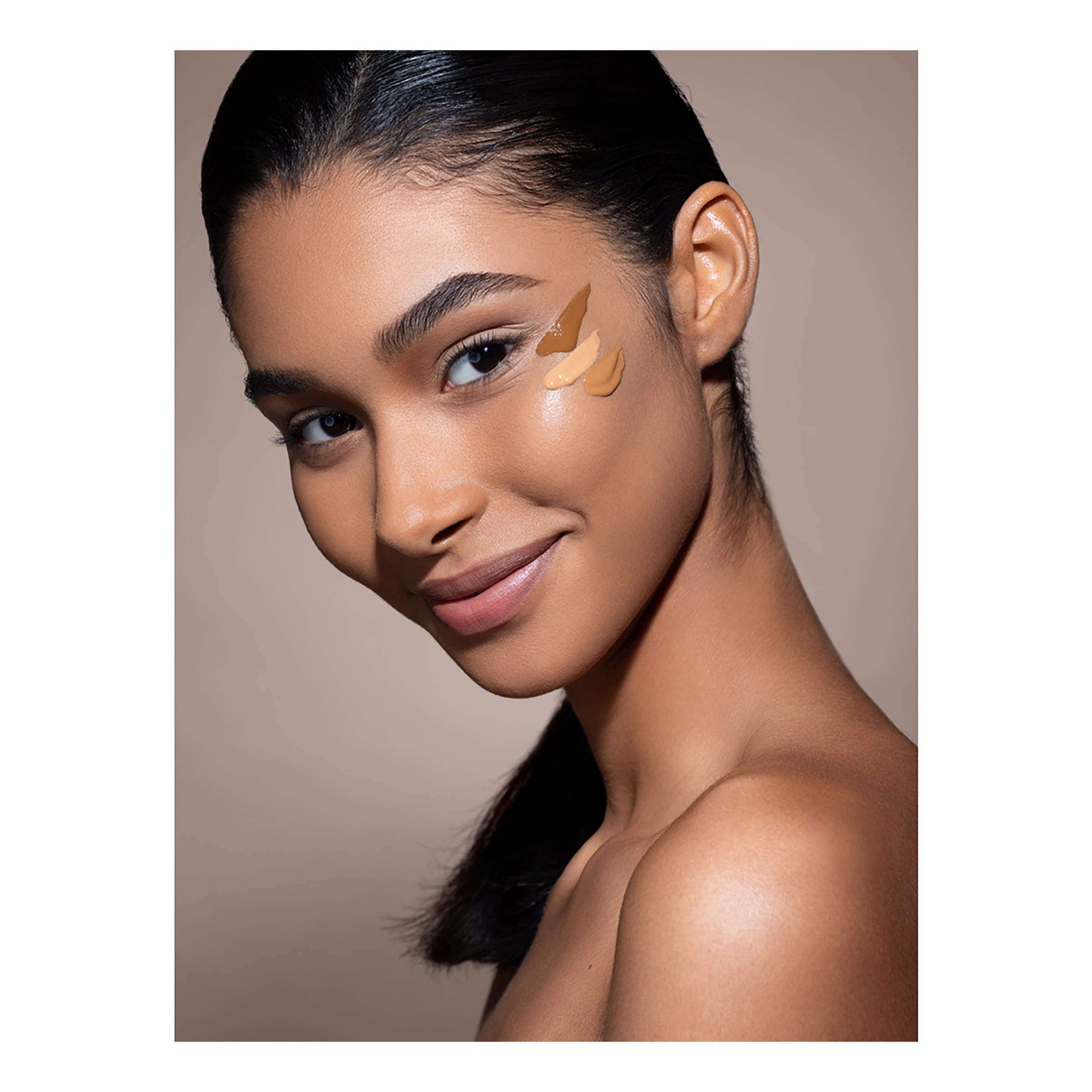 كريم أساس مرطب سويت راديانس من ويك أب ميلانو - 30 جرام-beautyandpersonalcare-makeup-face-foundations-image-3