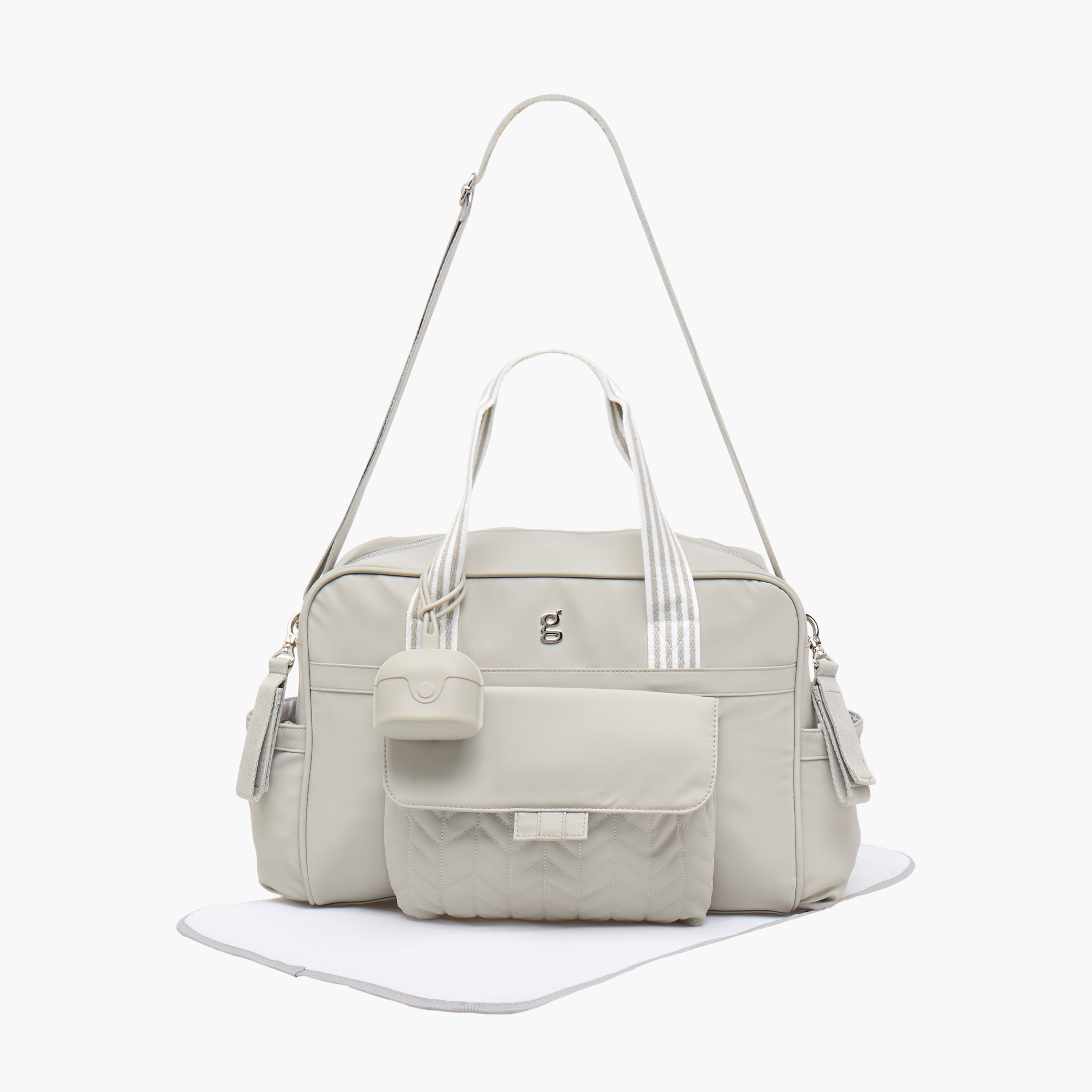 شنطة حفاضات بحزام قابل للتعديل وسحاب إغلاق من جيجلز-baby-gear-diaperbags-image-1