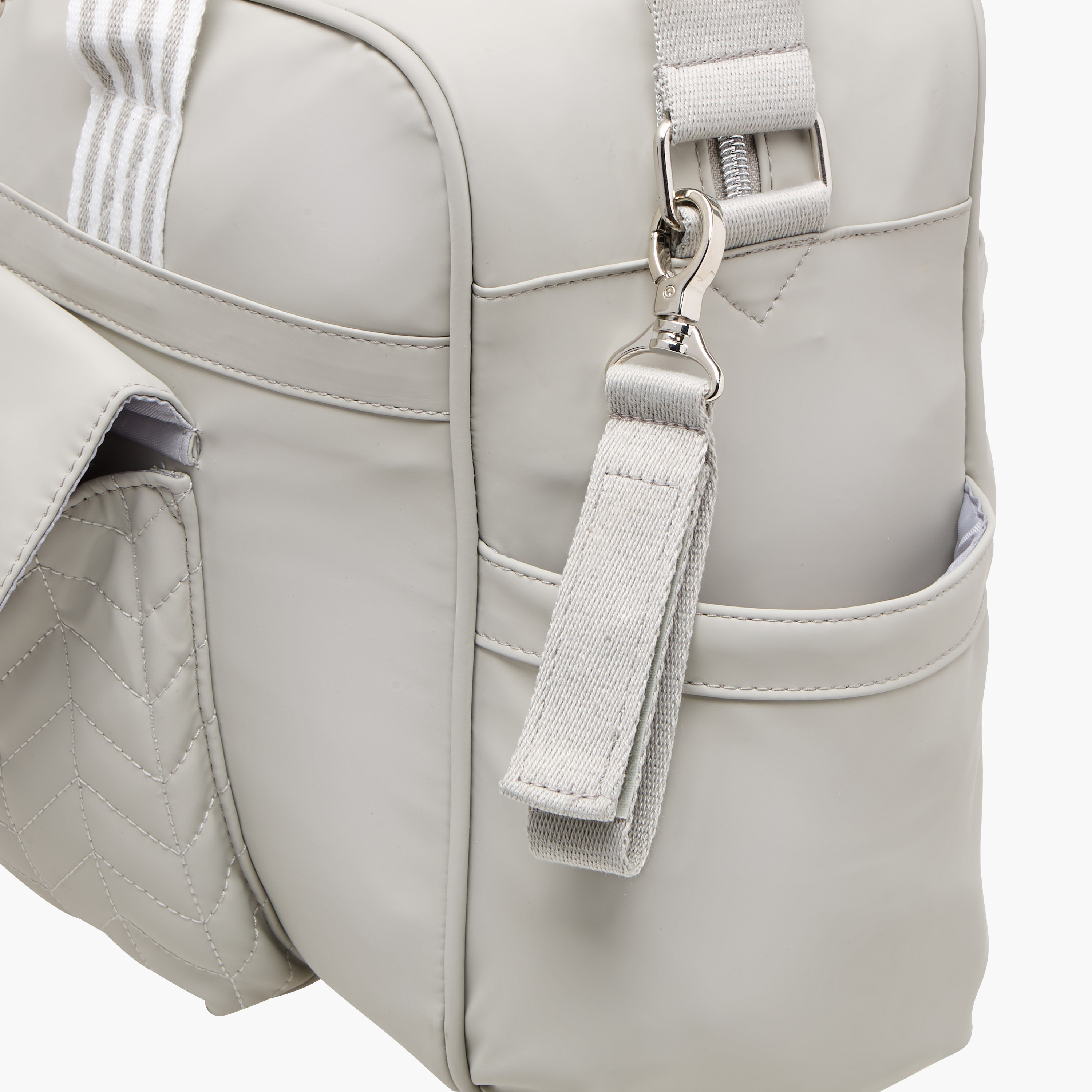 شنطة حفاضات بحزام قابل للتعديل وسحاب إغلاق من جيجلز-baby-gear-diaperbags-image-7