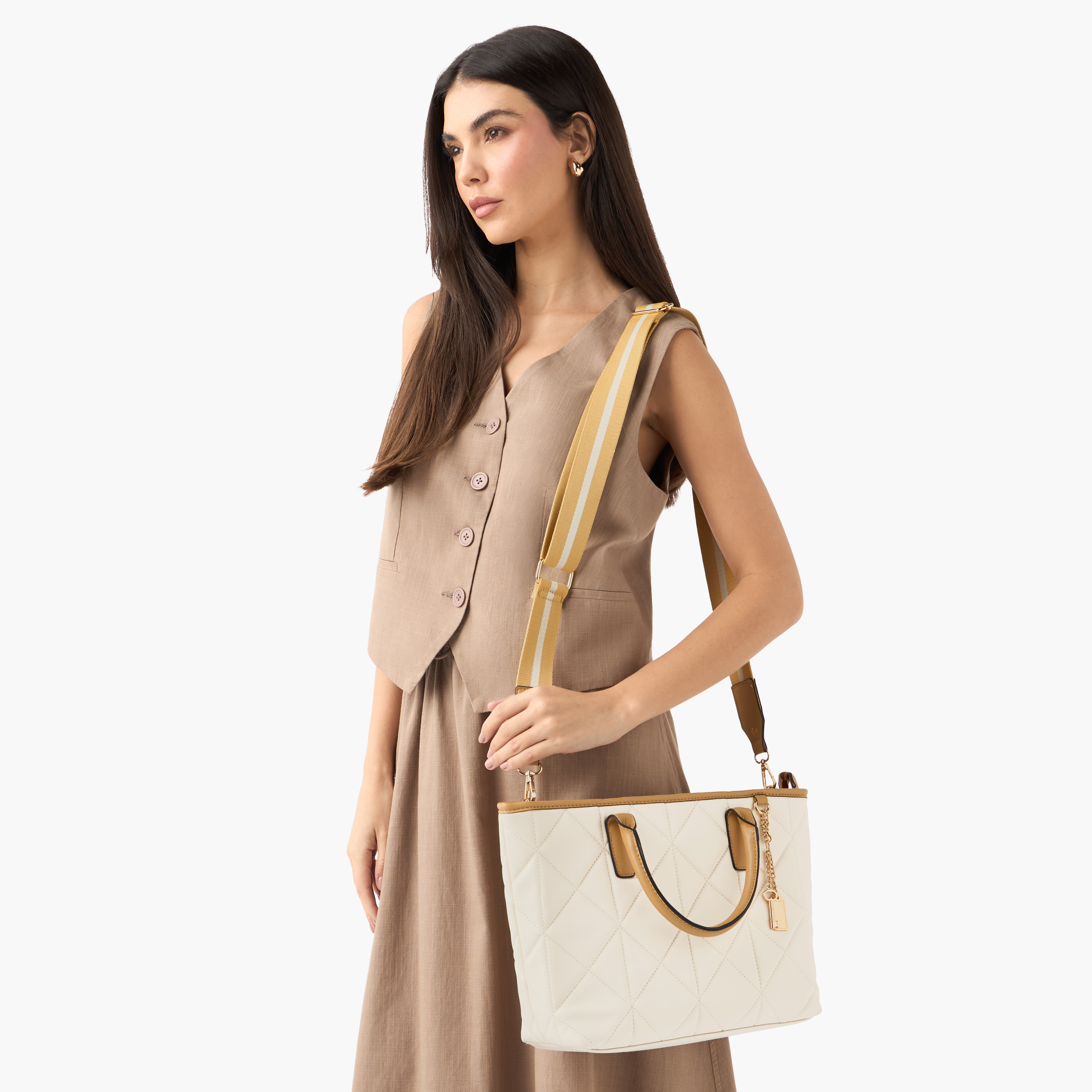 شنطة توت مبطنة بسحاب إغلاق ومقبض مزدوج من أدور-women-bagsandwallets-handbags-image-2