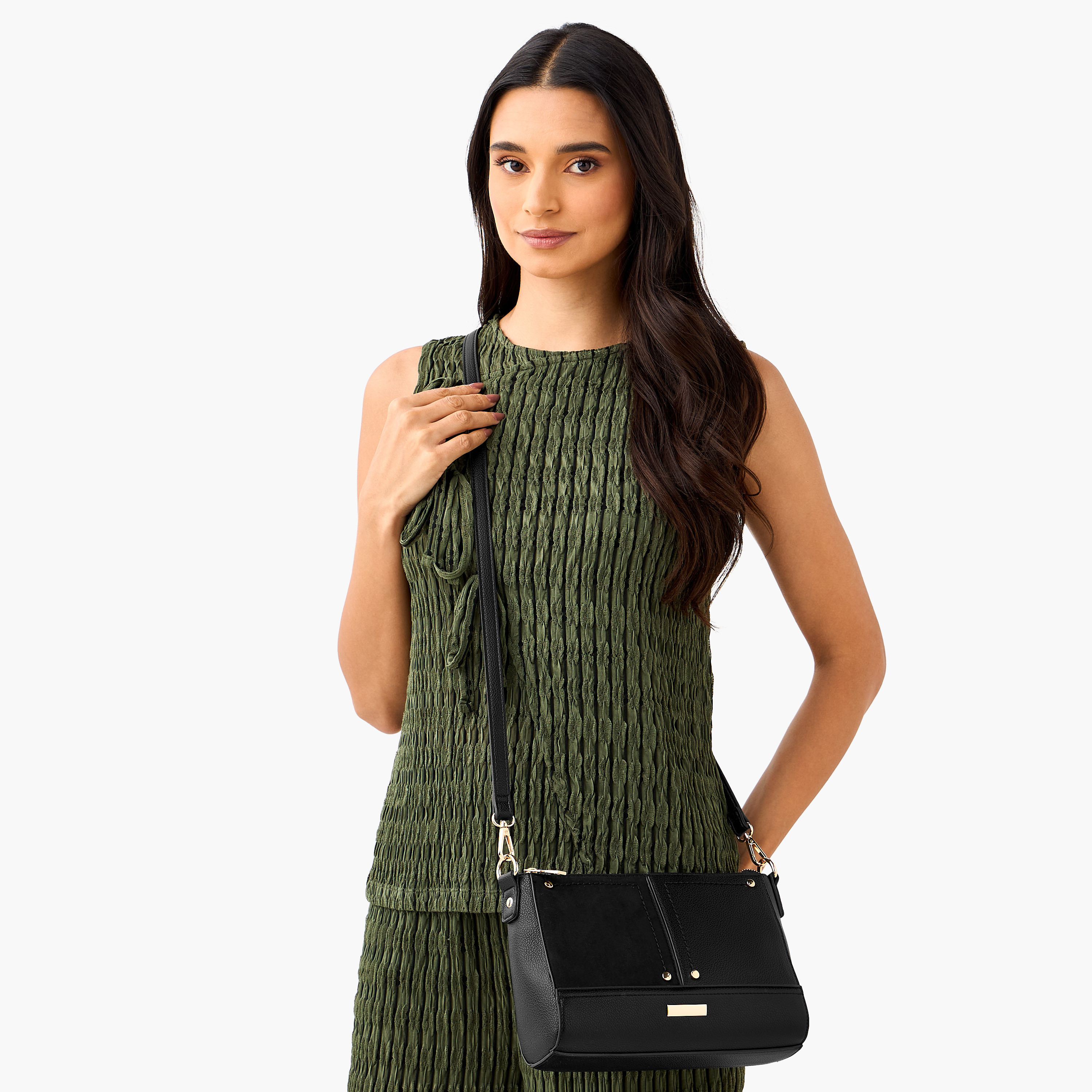 شنطة كروس بودي متعددة التصاميم بسحاب إغلاق من ساشا-women-bagsandwallets-handbags-image-2