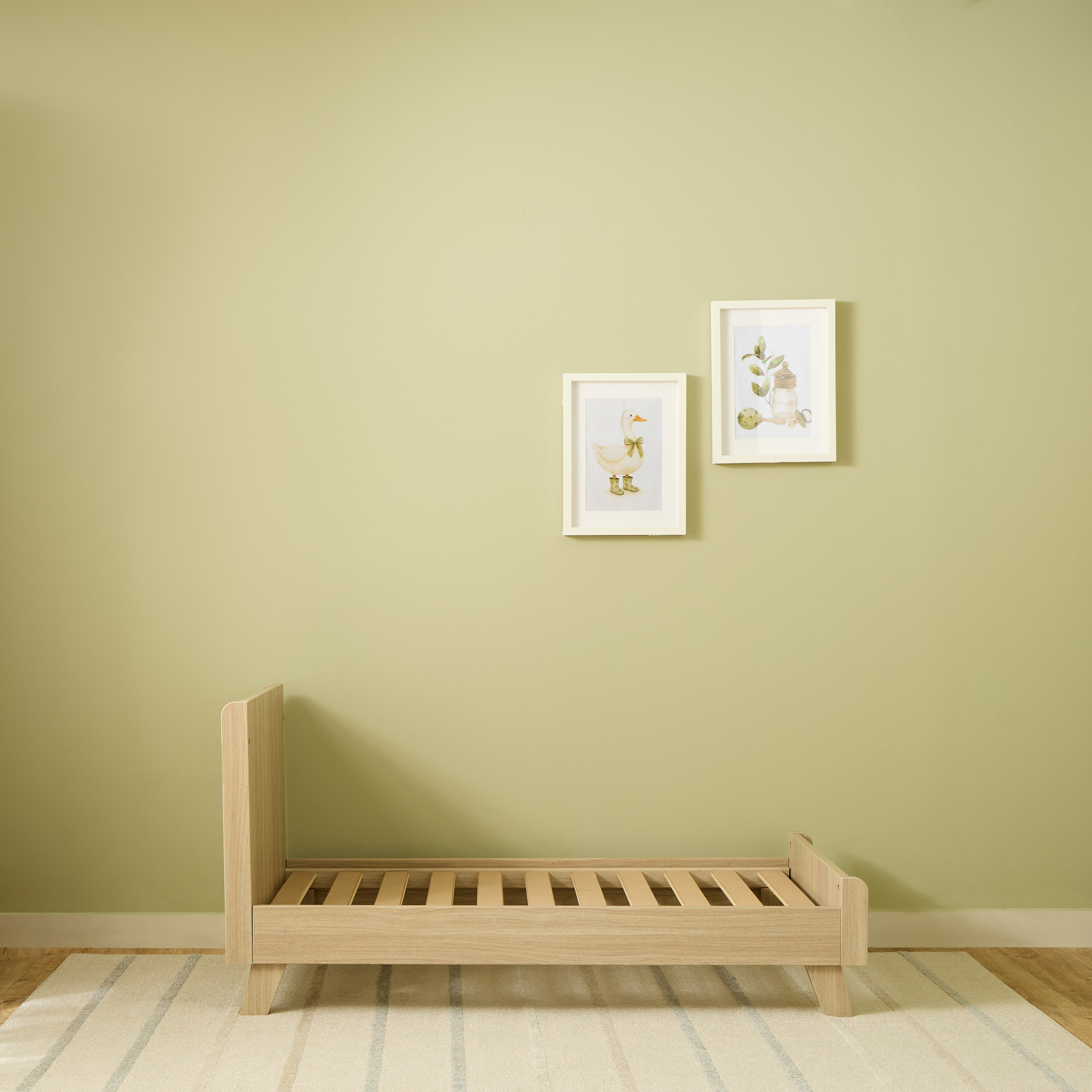 سرير أطفال خشب بارتفاع مرتبة قابل للتعديل أوسكار من جيجلز-baby-nursery-furniture-cribsandbeds-babycribs-image-1