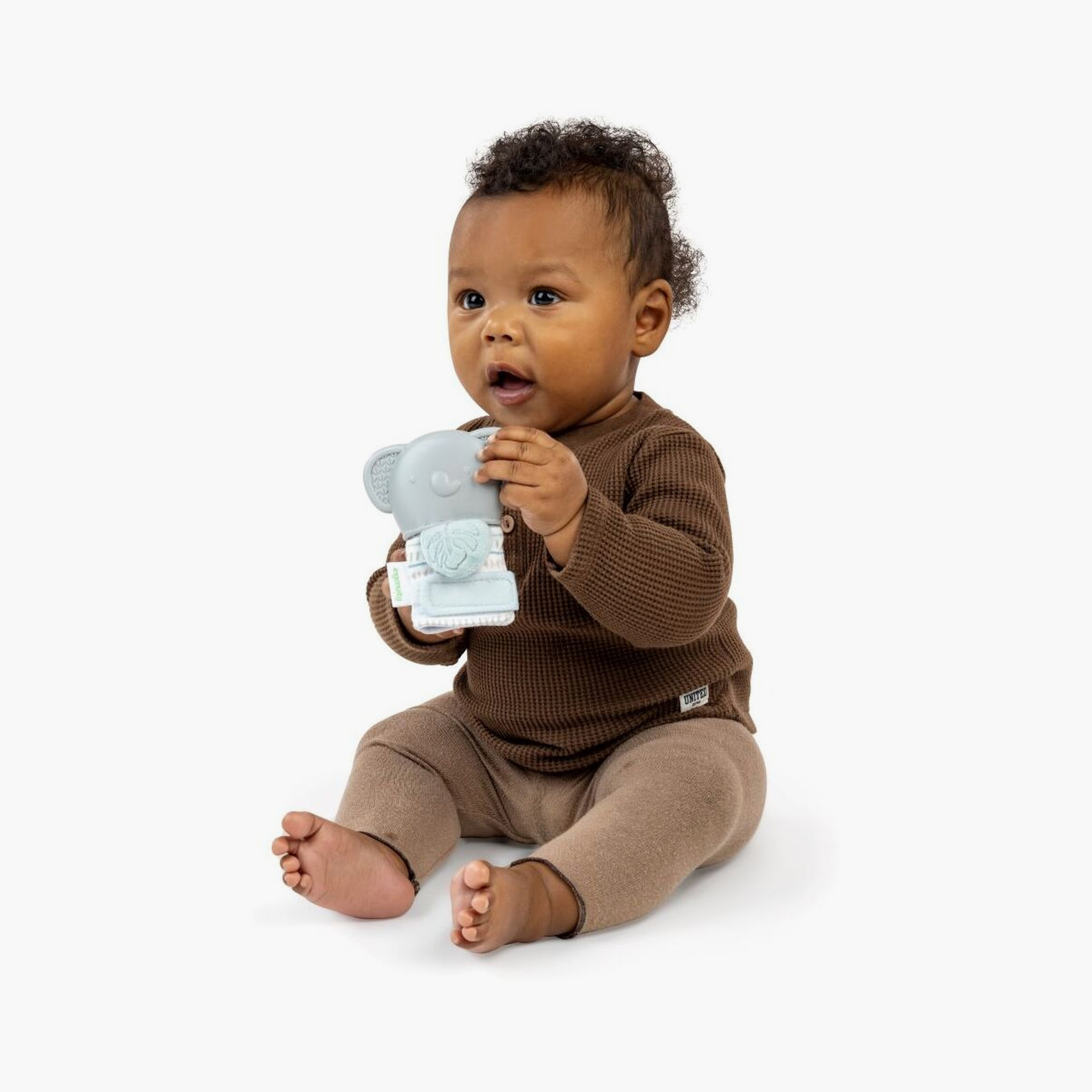 قفاز التسنين وخشخيشة الخالية من مادة BPA من إنجينيويتي - فيل-toys-babyandtoddlertoys-rattlesandteethers-image-2