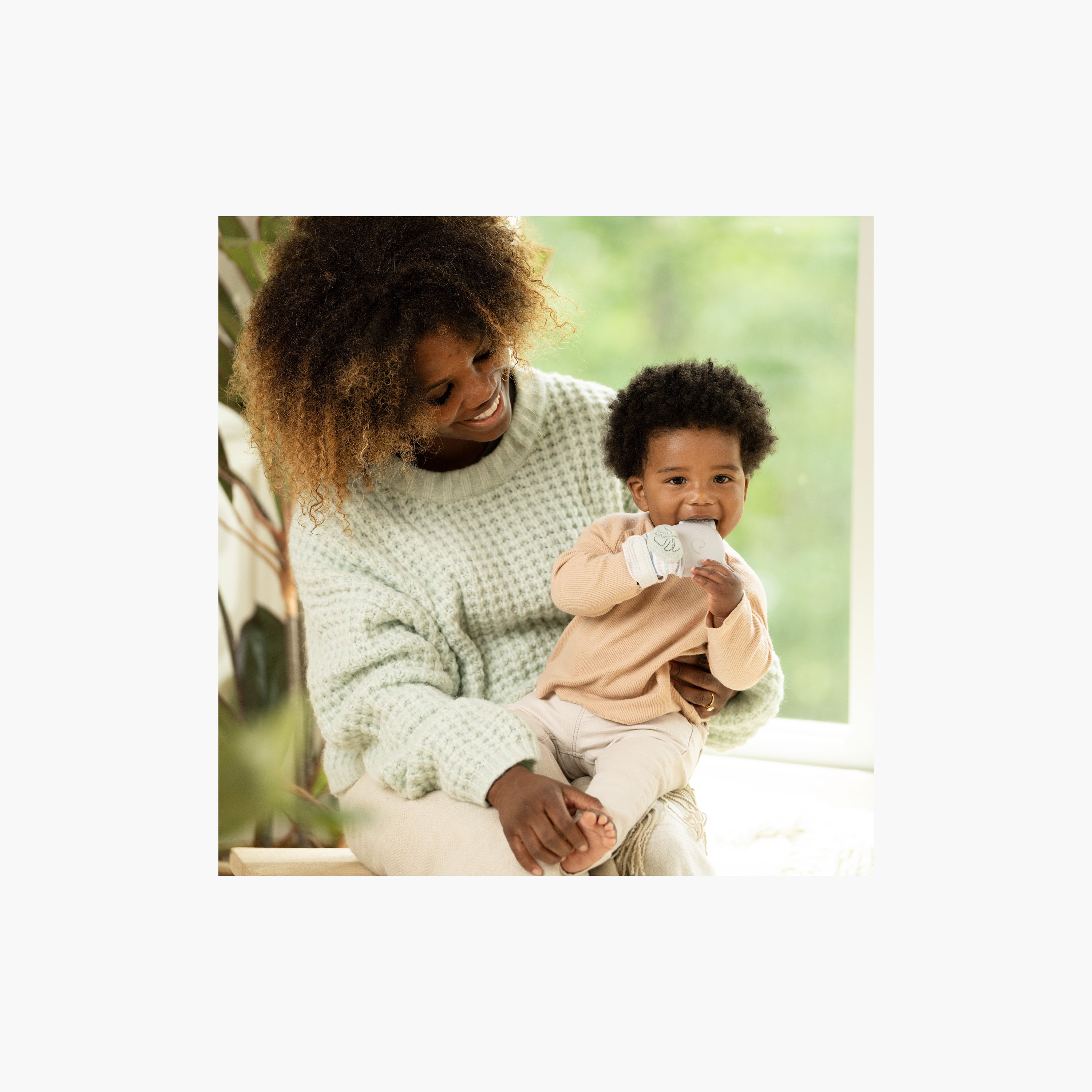 قفاز التسنين وخشخيشة الخالية من مادة BPA من إنجينيويتي - فيل-toys-babyandtoddlertoys-rattlesandteethers-image-4