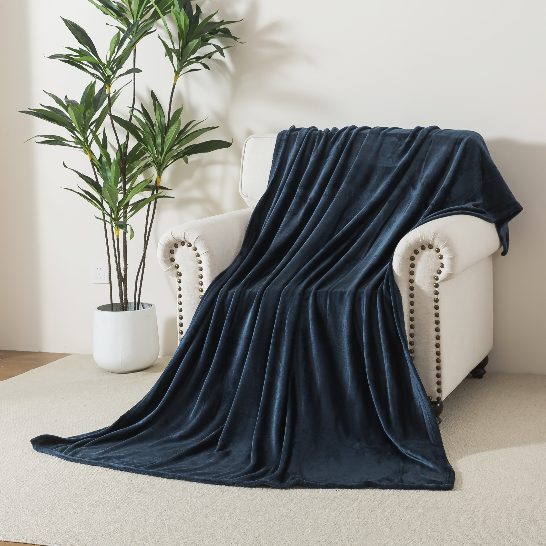 بطانية فلانيل مخملية ناعمة من لكجيري - 150x200 سم-household-bedding-blankets-image-2