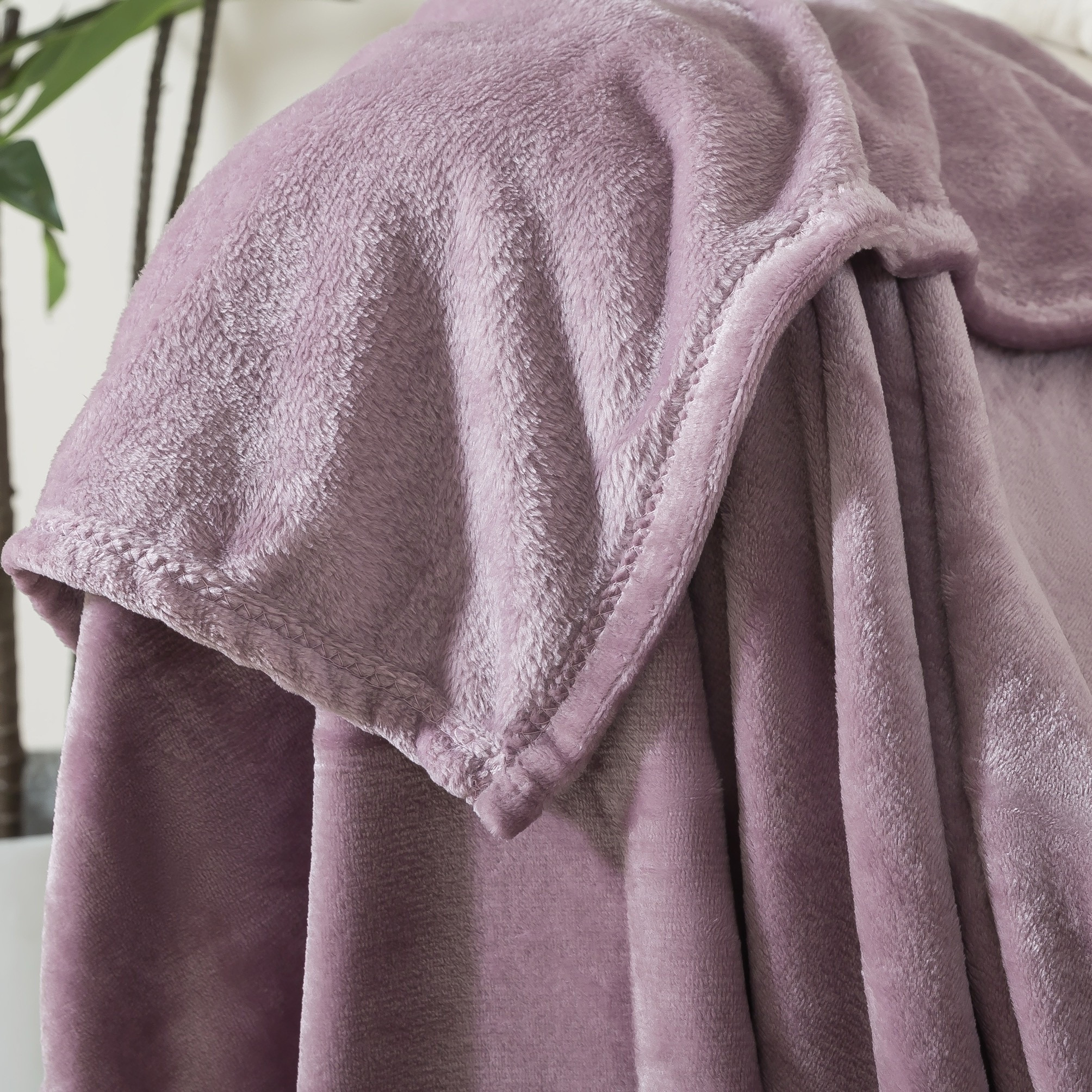 Luxury Soft Plush Flannel Blanket - 150x200 cms-household-bedding-blankets-image-6